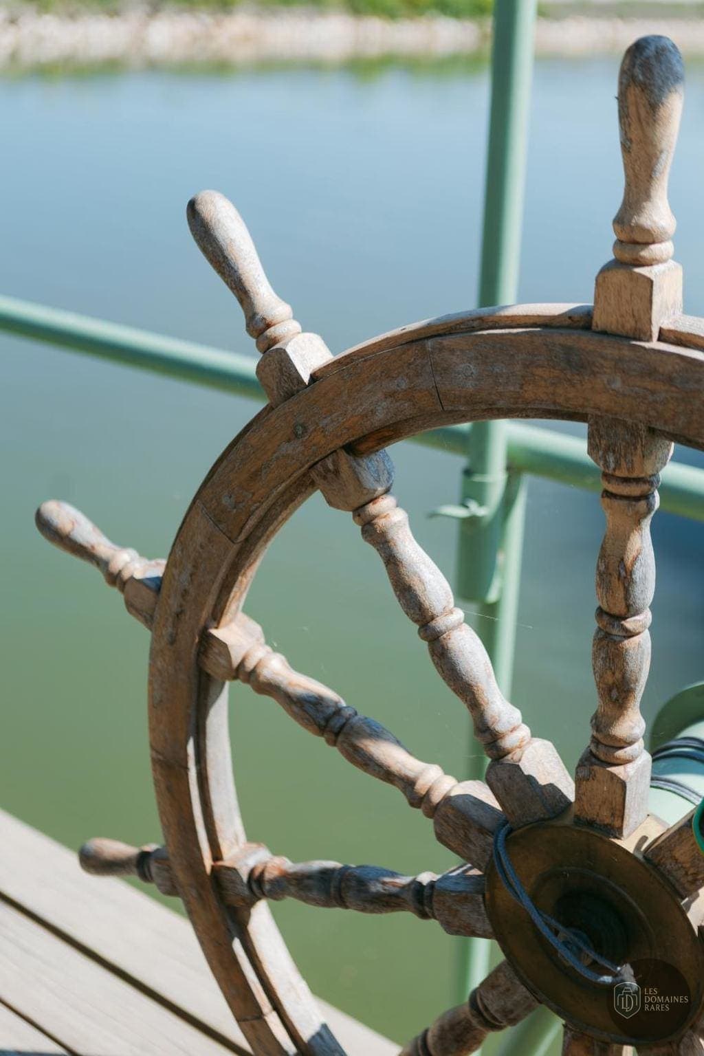 À Fleur d'Eau — Extérieur