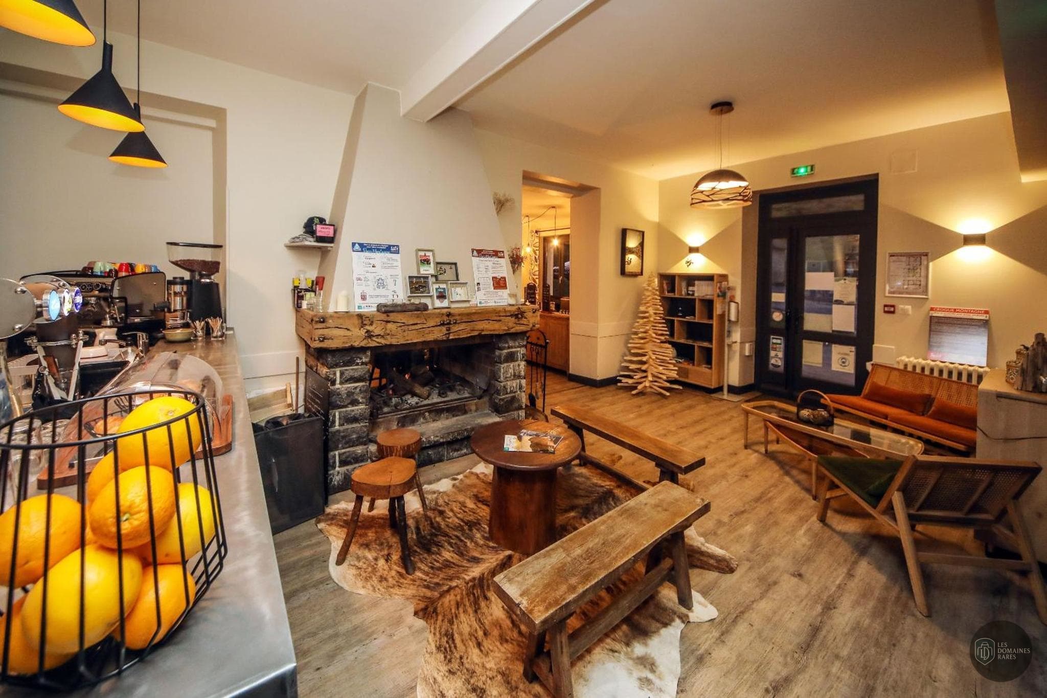 Espace intérieur de l'hôtel Ô Chiroulet en Occitanie