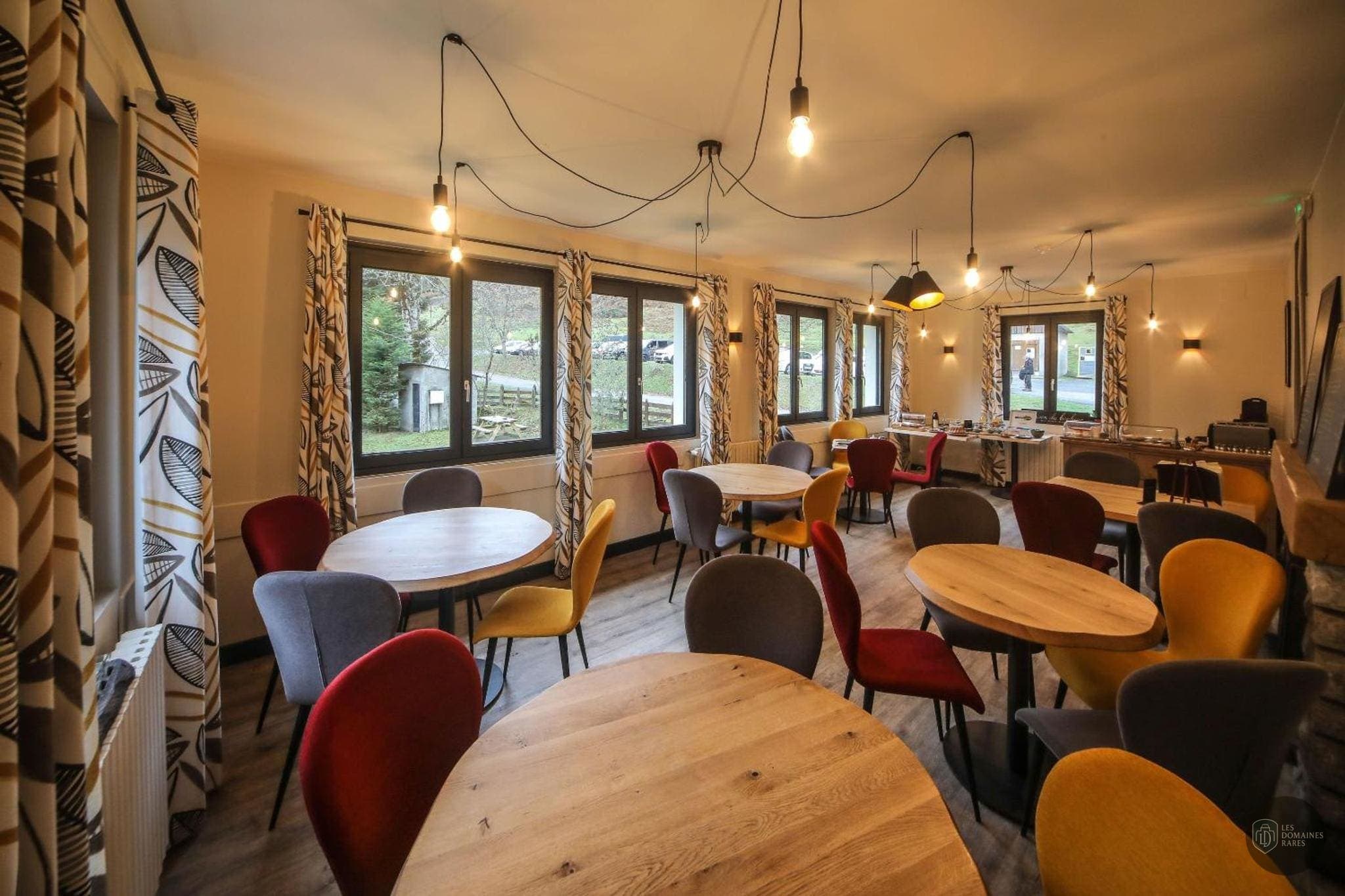Espace intérieur de l'hôtel Ô Chiroulet en Occitanie