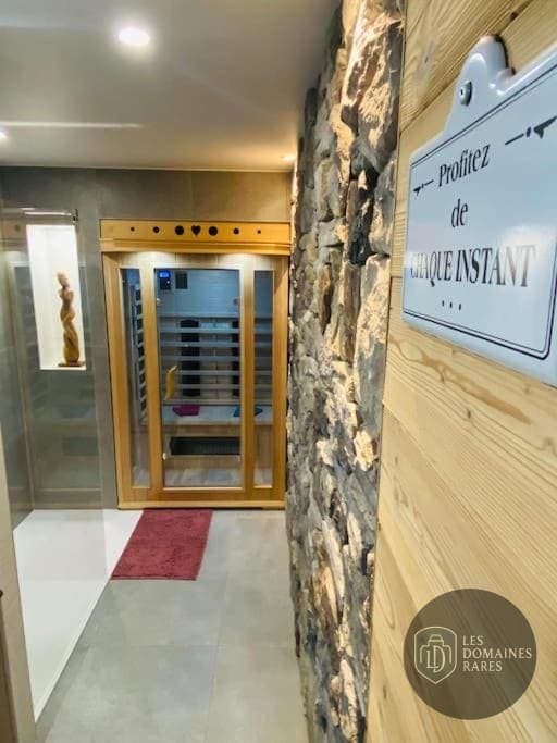 750 grammes, l'Atelier — Extérieur