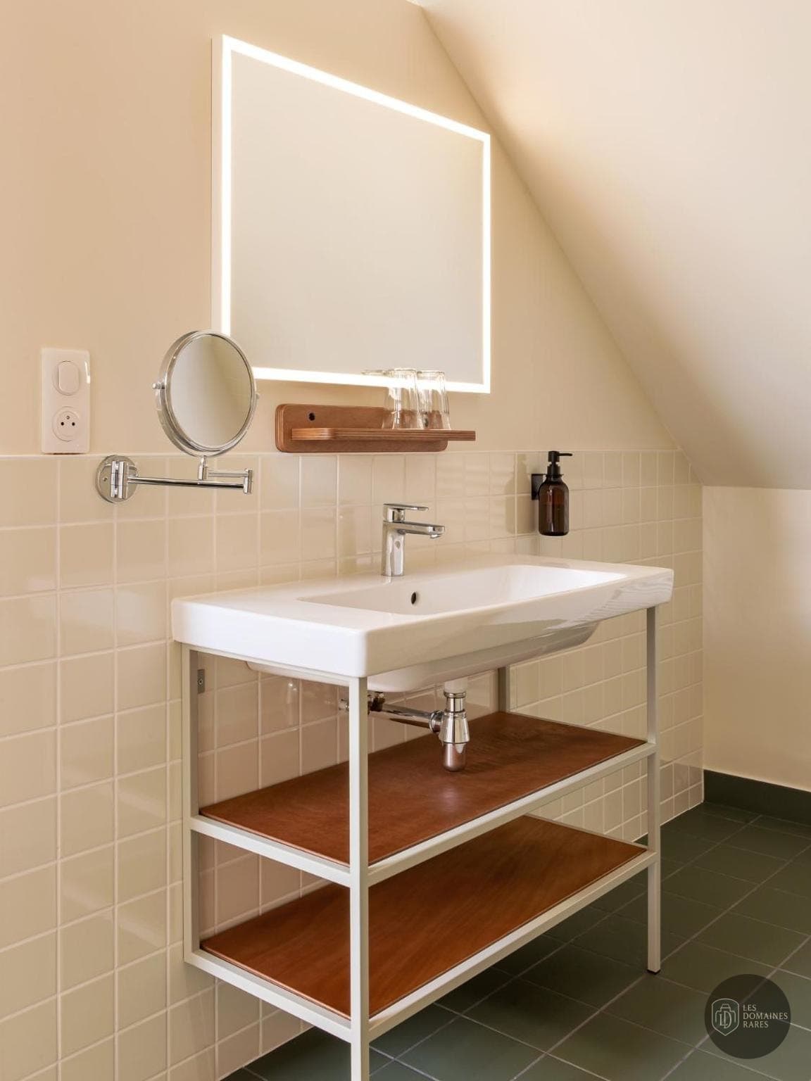 Salle de bain de l'hôtel ALFRED HOTELS – Beaune à Beaune en Bourgogne-Franche-Comté
