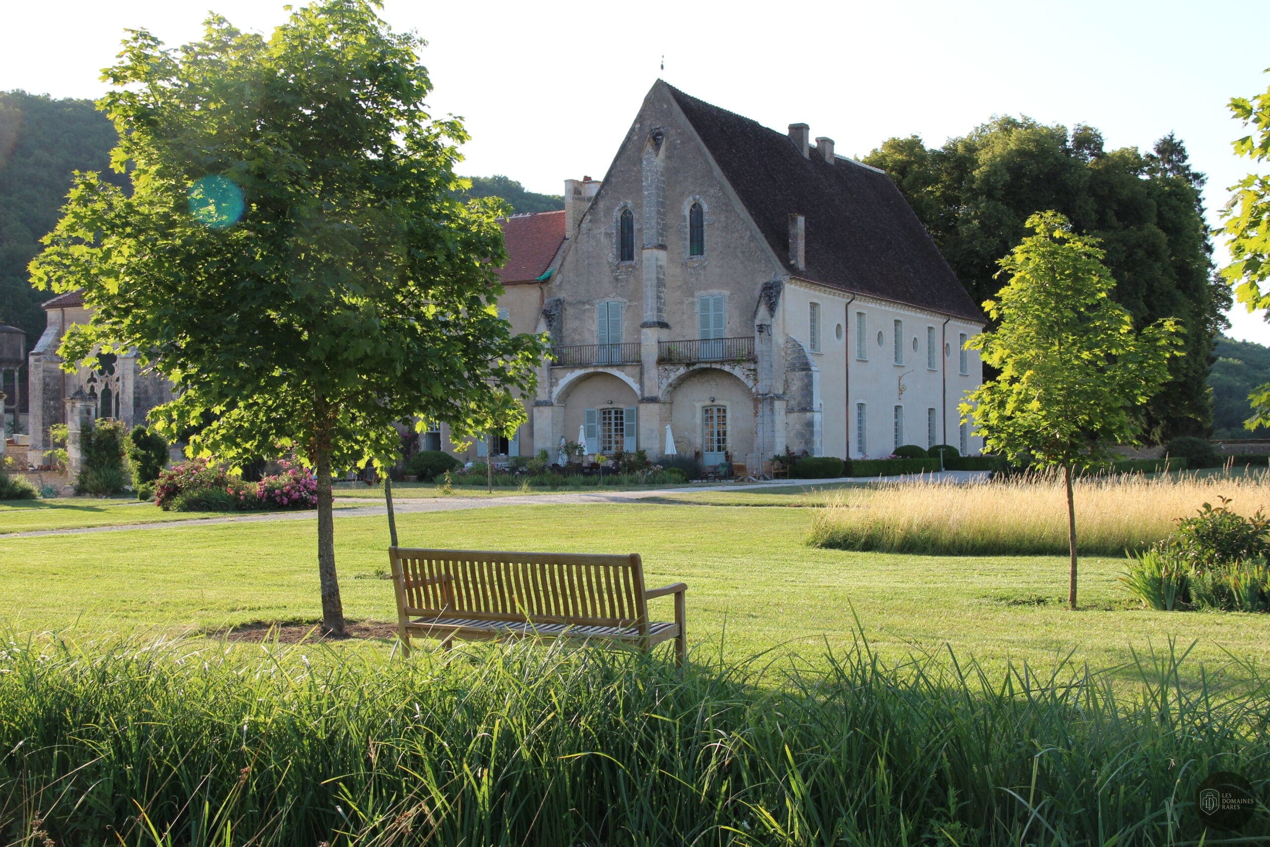 Vue extérieure de l'abbaye Abbaye de Reigny en Bourgogne-Franche-Comté