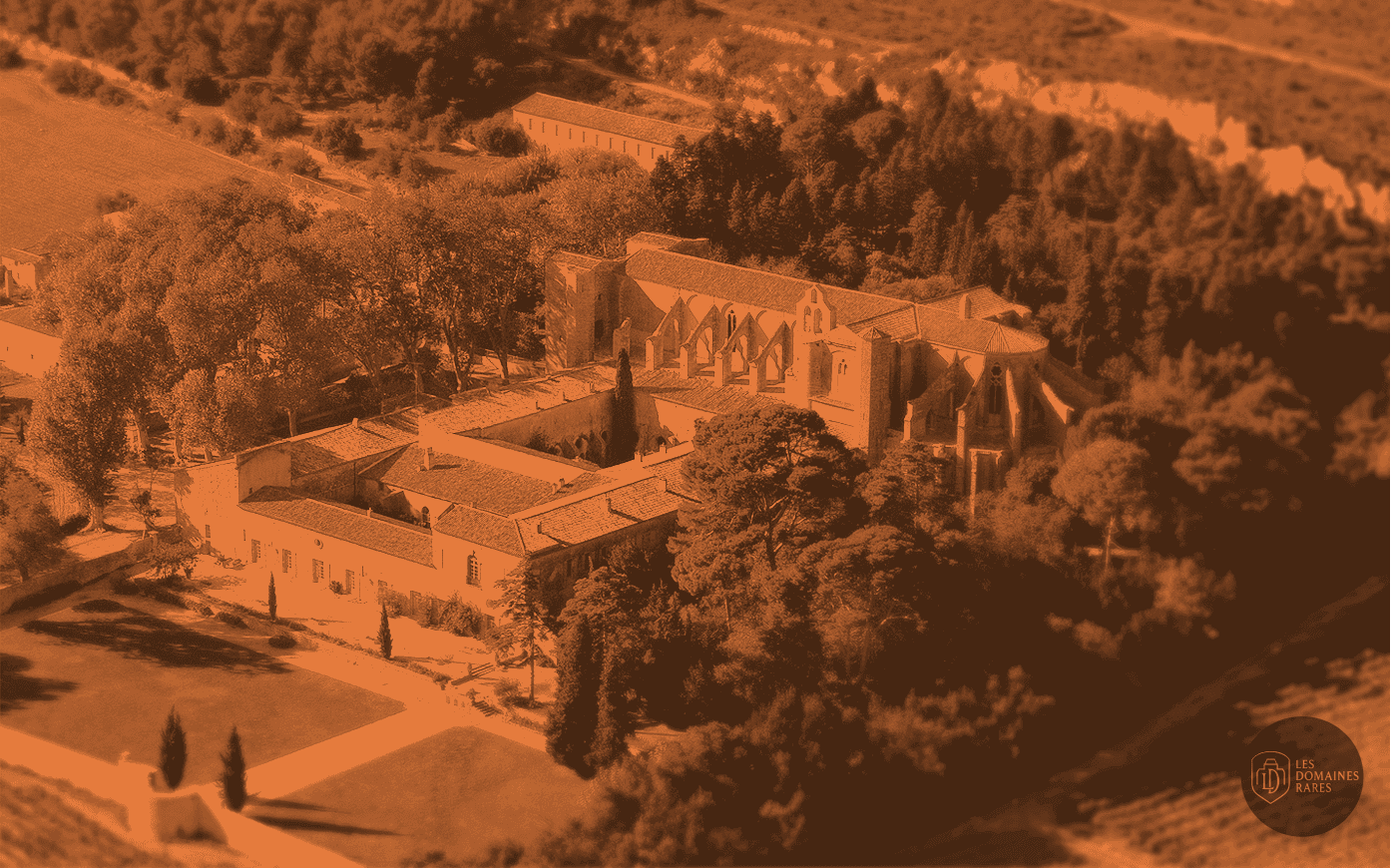 Vue extérieure de l'abbaye Abbaye de Valmagne à Villeveyrac en Occitanie