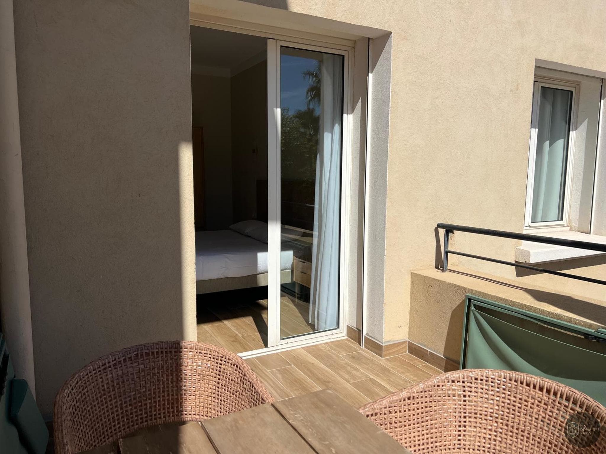 Vue extérieure de l'hôtel Adonis Sanary en Provence-Alpes-Côte d'Azur
