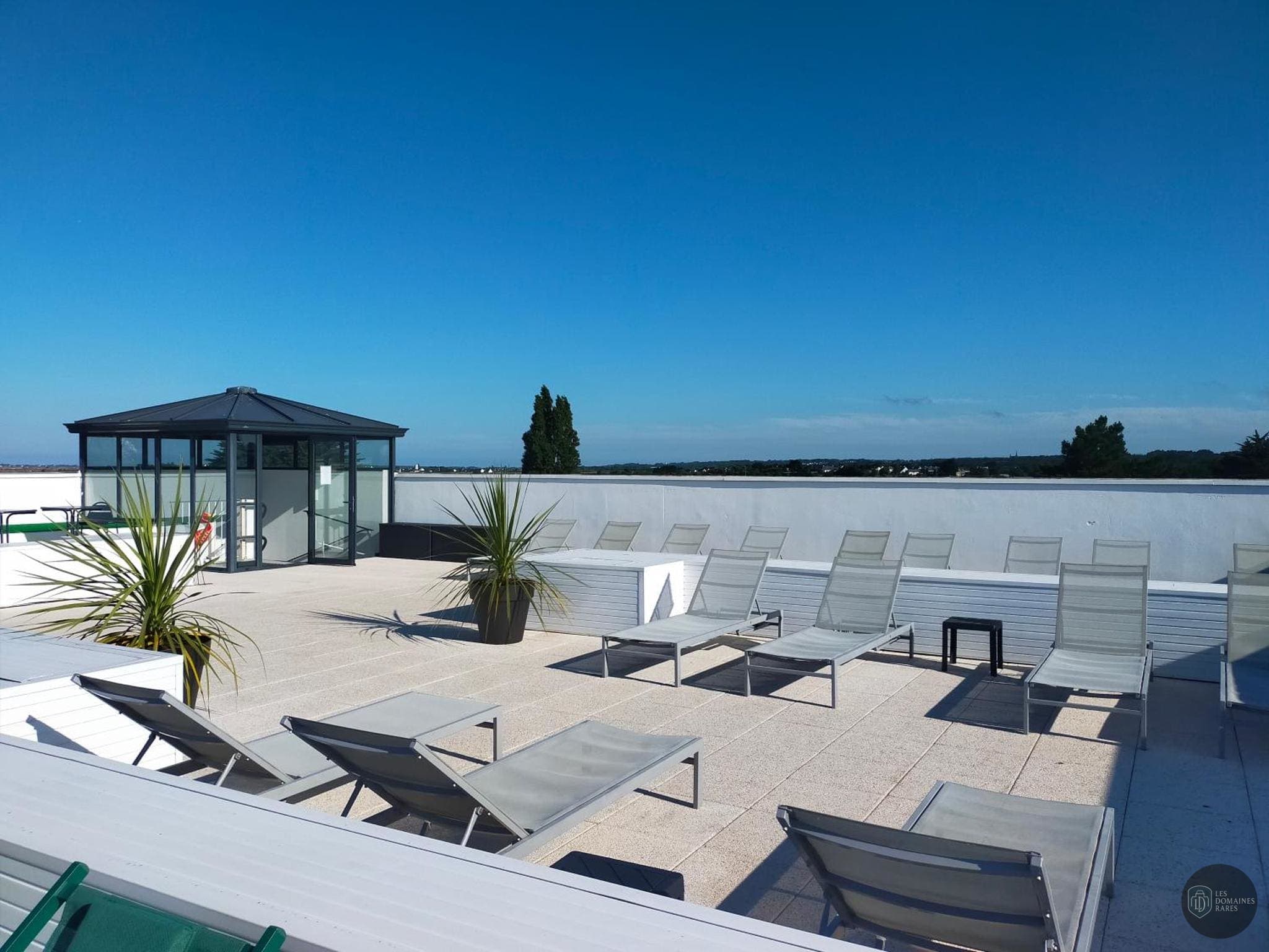 Vue extérieure du lieu Adonis la Baule à La en Pays de la Loire