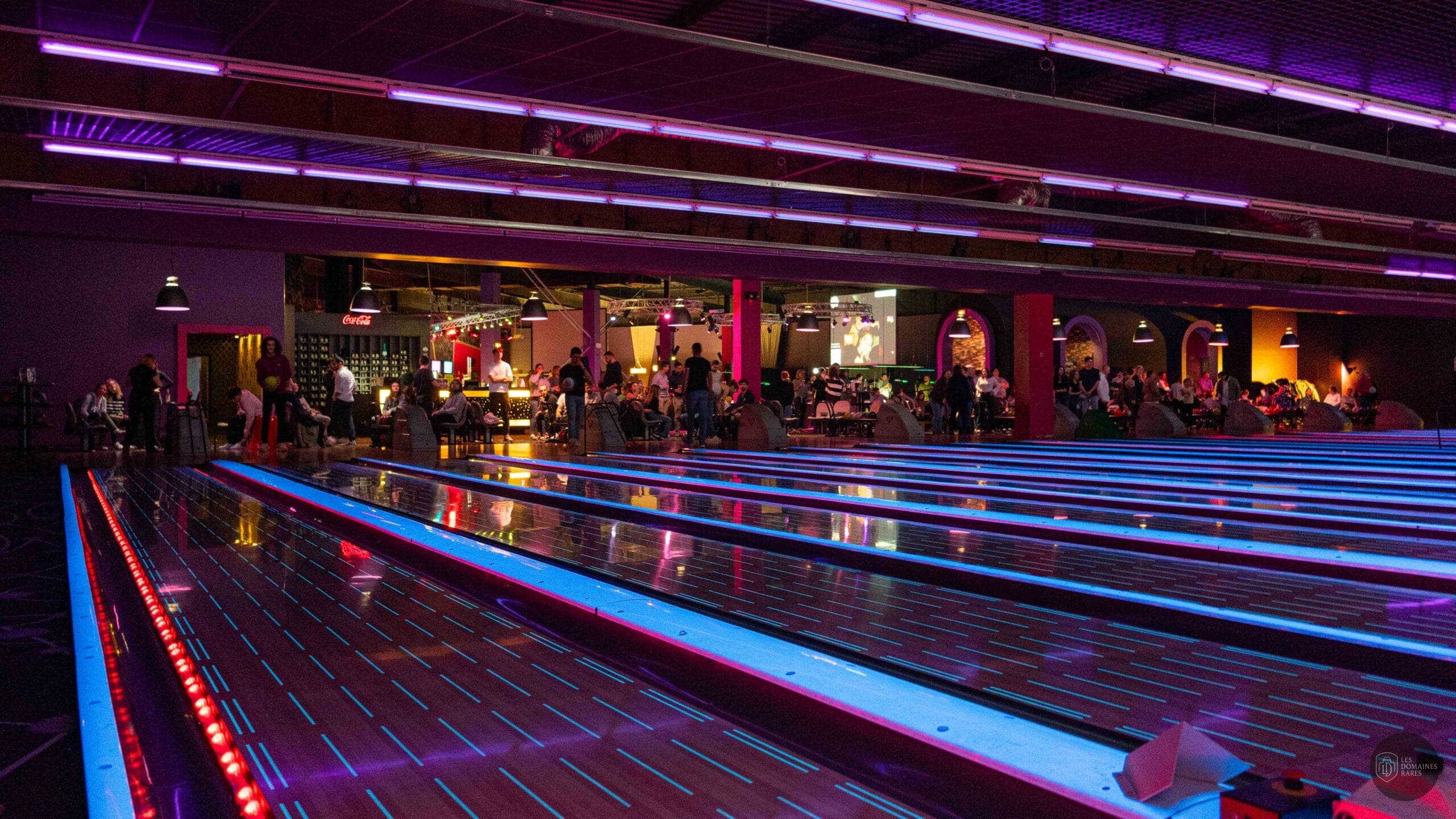 Piscine et activités du lieu Ak Bowling à Maurepas en Île-de-France