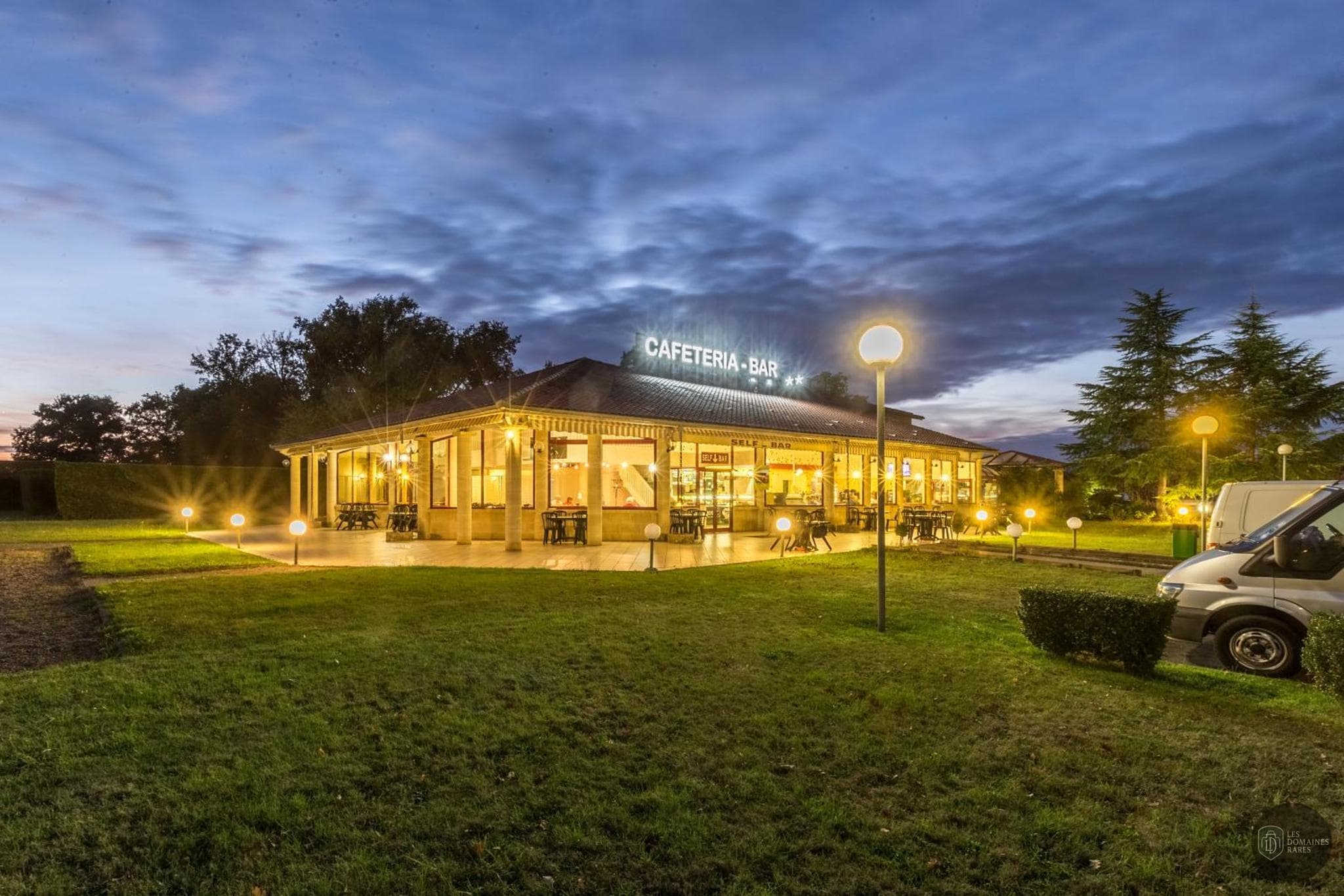 Vue extérieure du lieu Aliotel en Nouvelle-Aquitaine