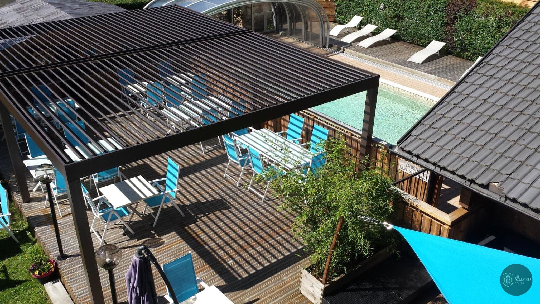 Piscine et activités de l'hôtel Alpen Roc à La en Auvergne-Rhône-Alpes