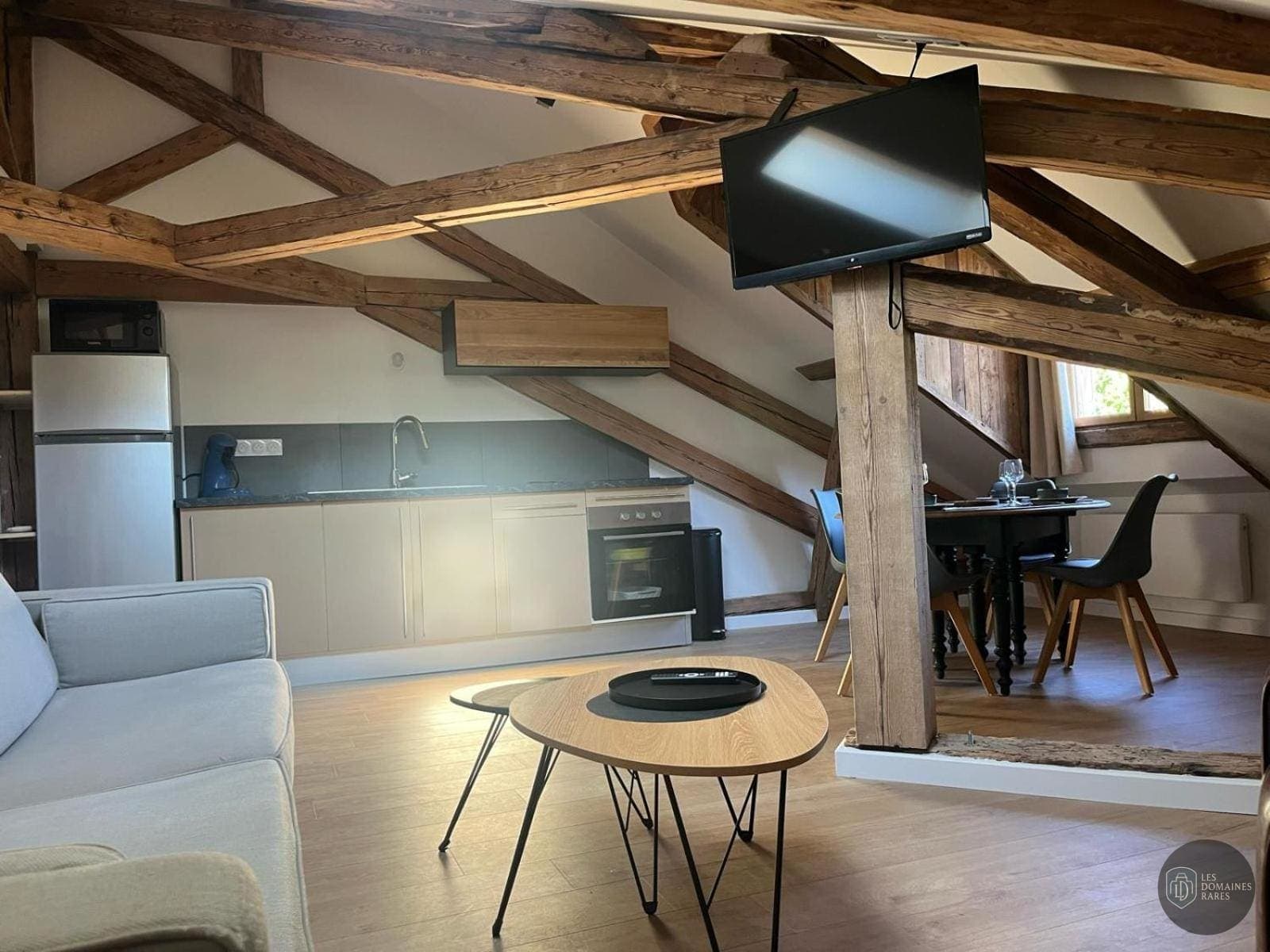Espace intérieur de l'hôtel Ambiance Patio à Limas en Auvergne-Rhône-Alpes