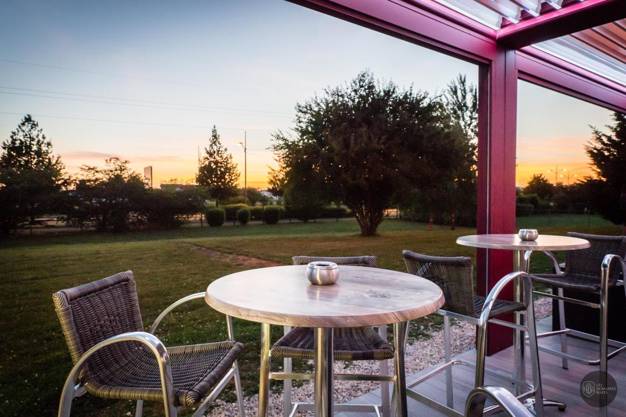 Vue extérieure de l'hôtel Ambotel en Auvergne-Rhône-Alpes