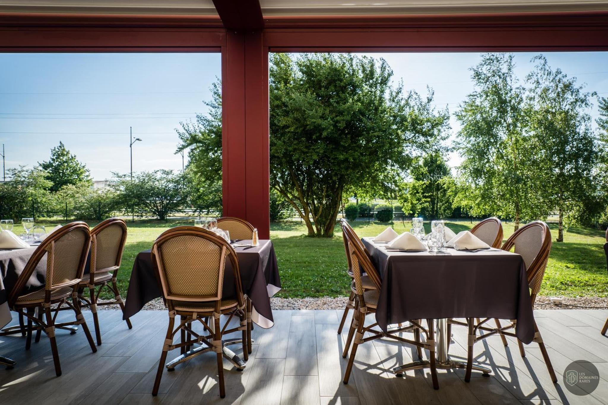 Vue extérieure de l'hôtel Ambotel en Auvergne-Rhône-Alpes