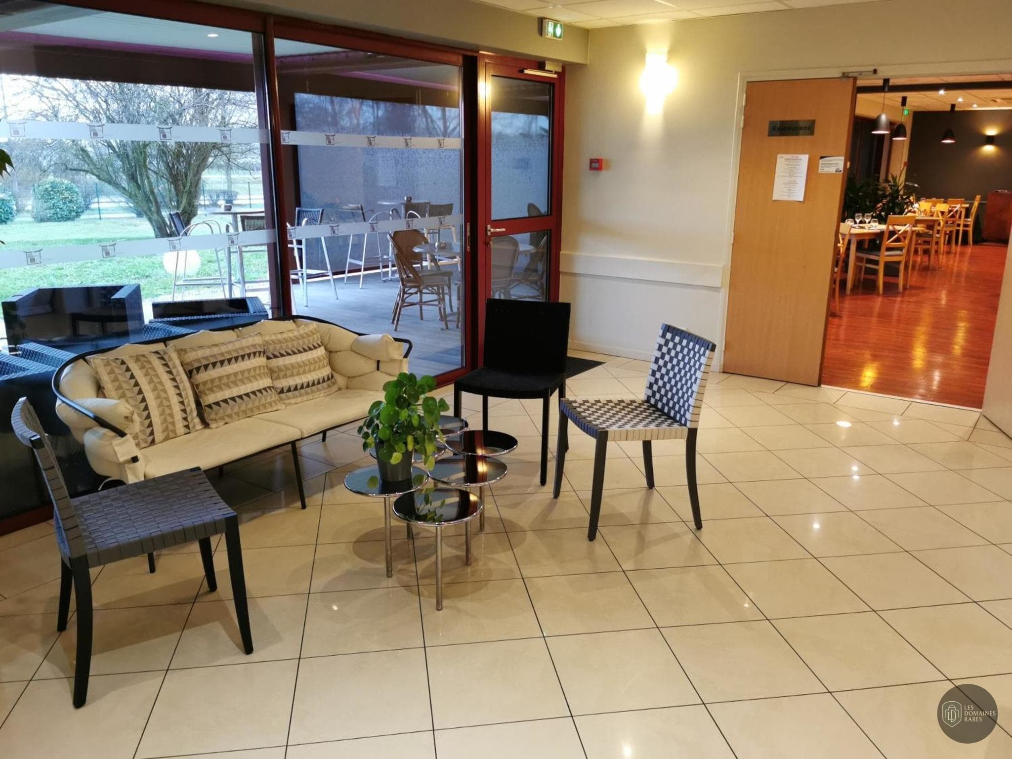 Espace intérieur de l'hôtel Ambotel en Auvergne-Rhône-Alpes