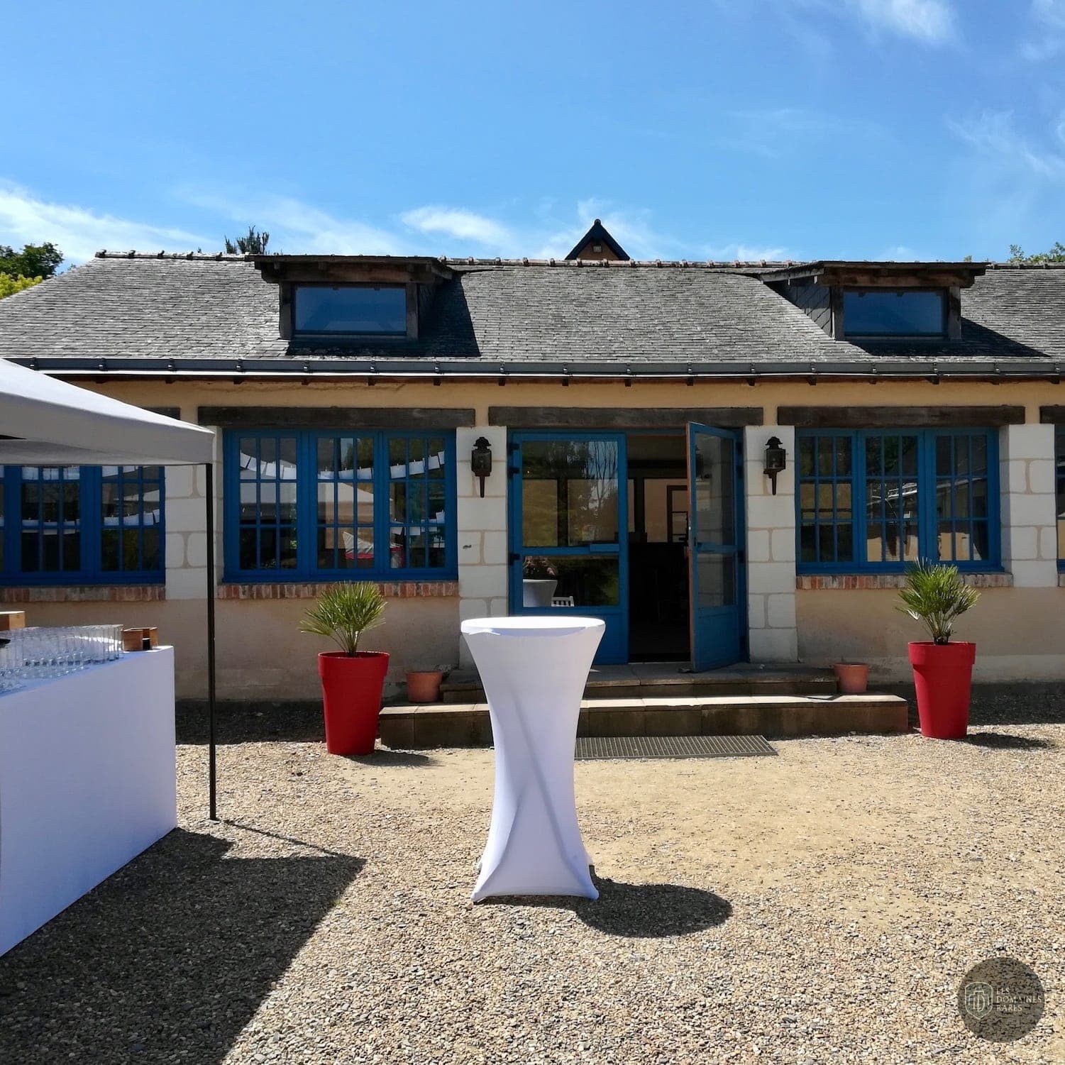 Vue extérieure de l'hôtel Anjou Golf à Champigné en Pays de la Loire