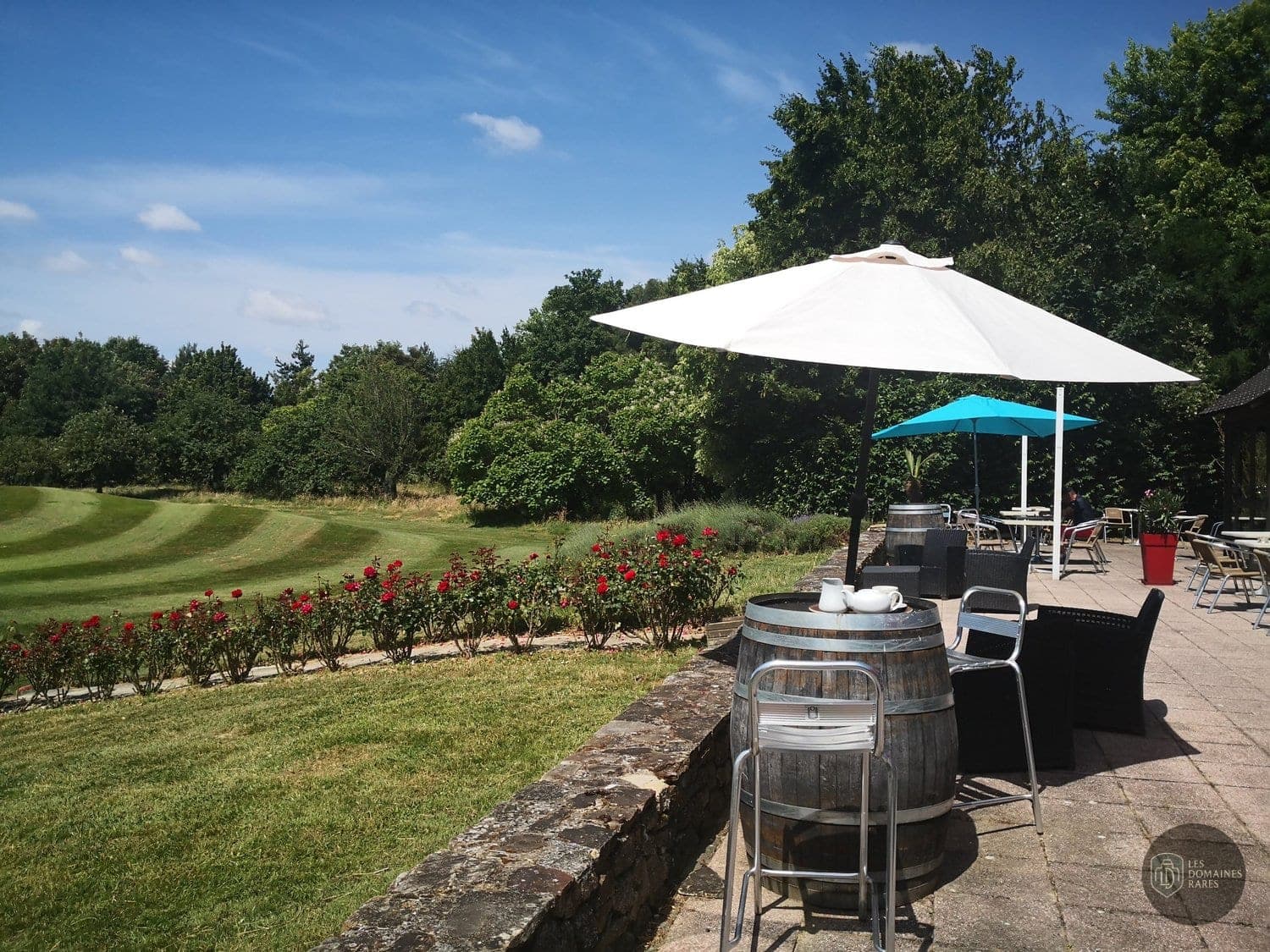 Vue extérieure de l'hôtel Anjou Golf à Champigné en Pays de la Loire