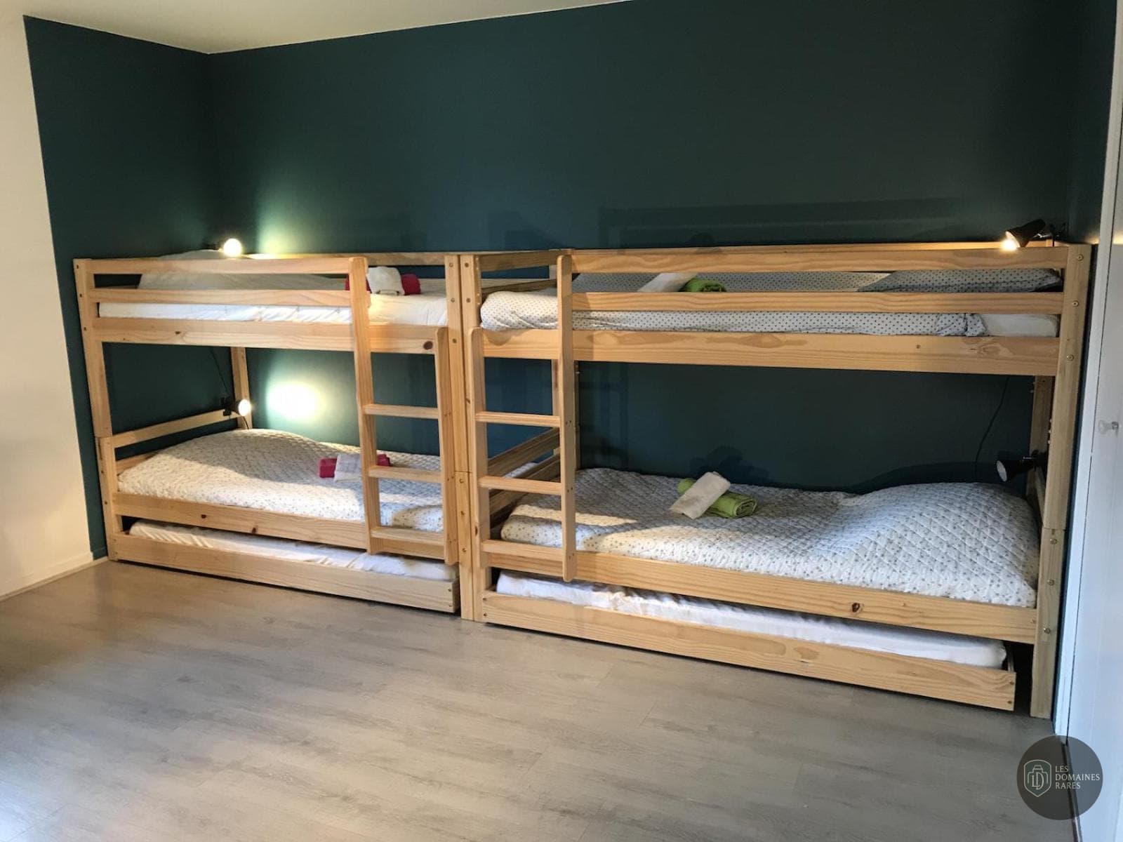 Chambre de l'espace de coworking Annecy Bureaux Services à Annecy en Auvergne-Rhône-Alpes - séminaire haute-savoie