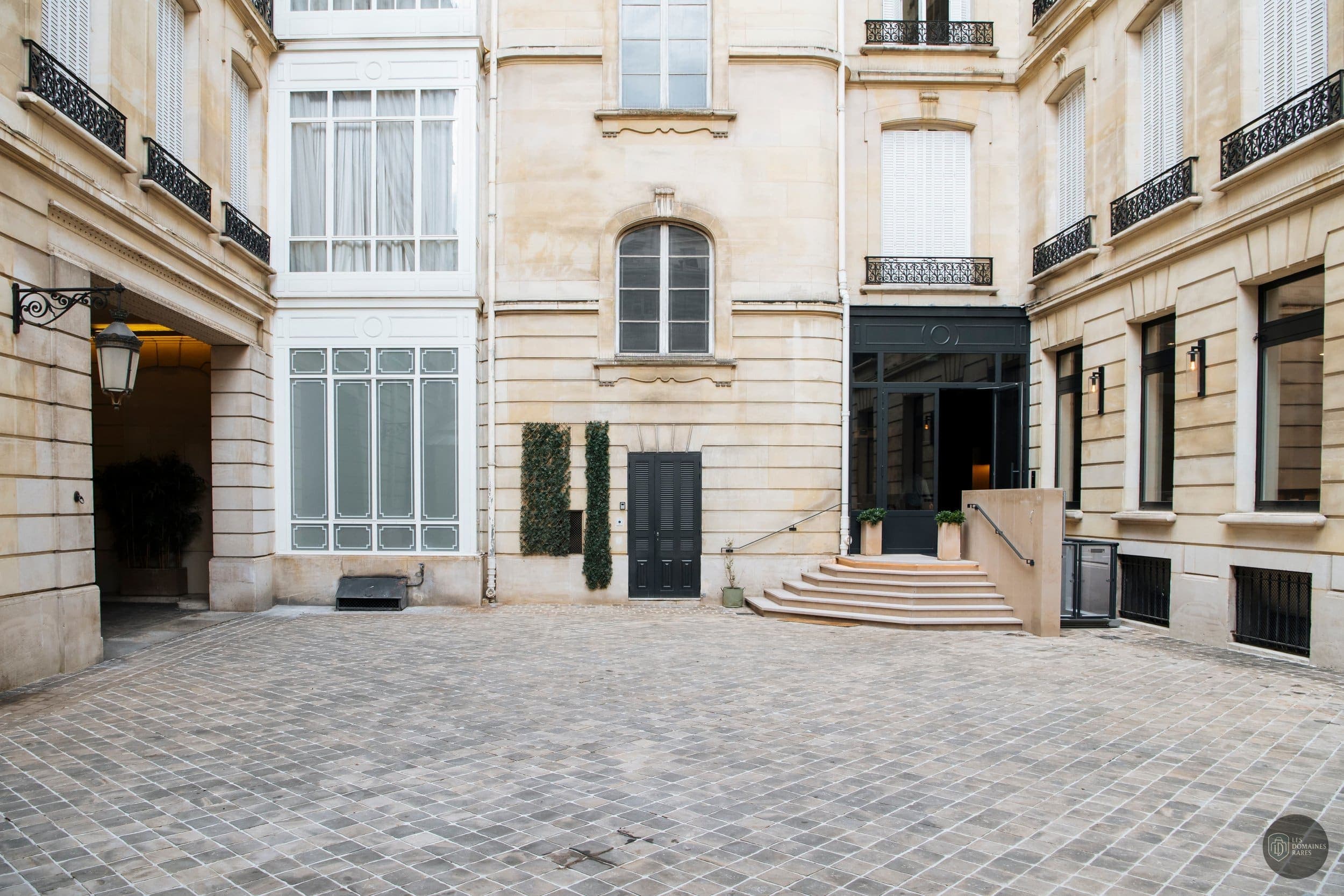 Vue extérieure du lieu Arcane Palace en Île-de-France