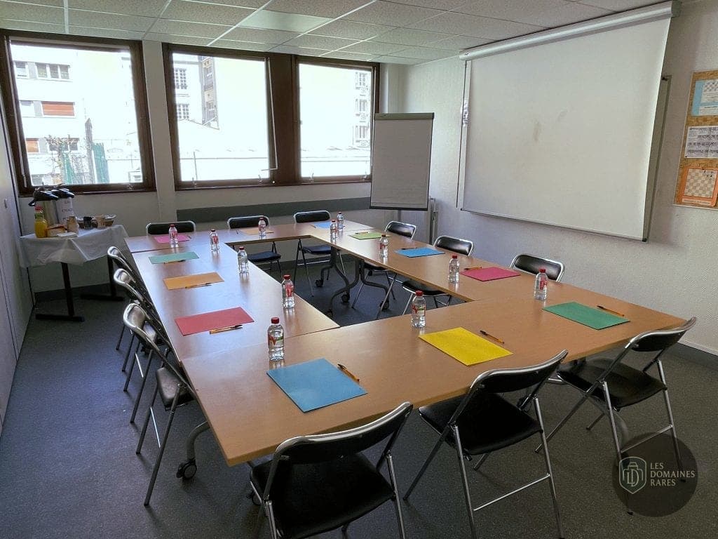 Salle de réunion 5 de l'hôtel Asiem à Paris en Île-de-France