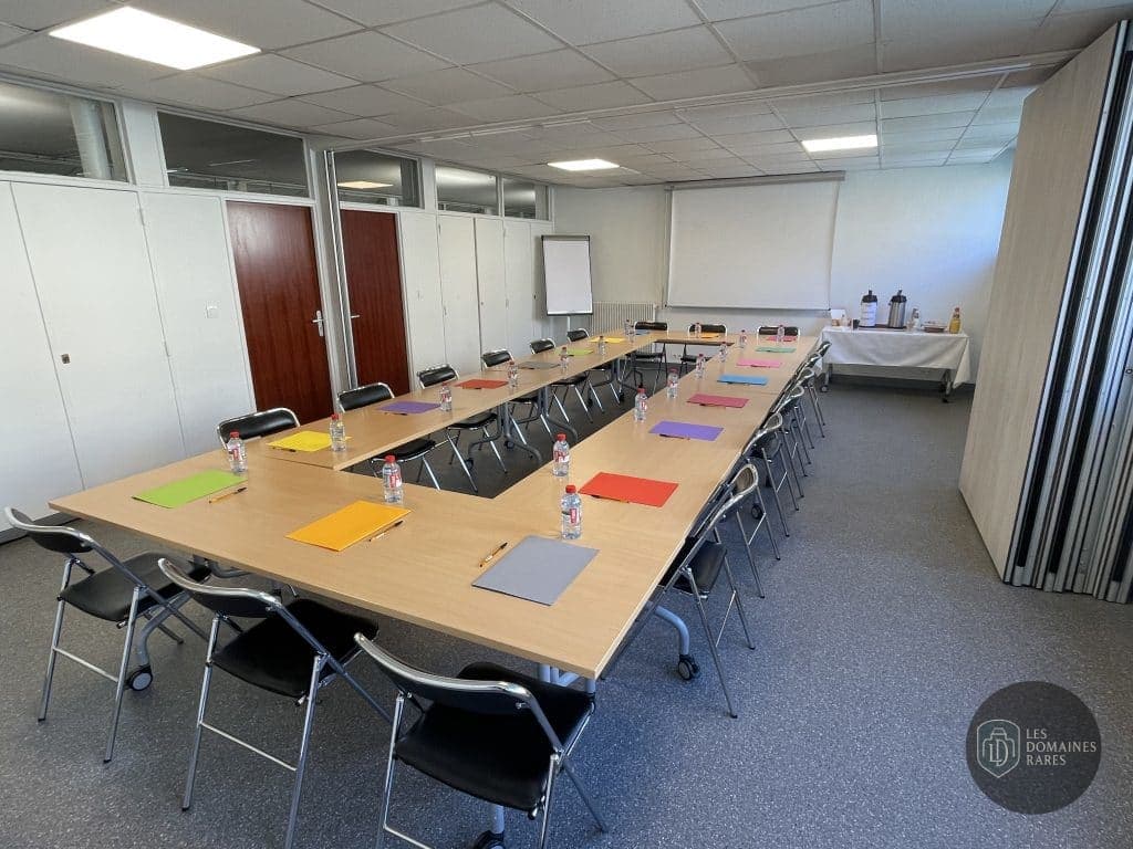 Salle de réunion 6 de l'hôtel Asiem à Paris en Île-de-France