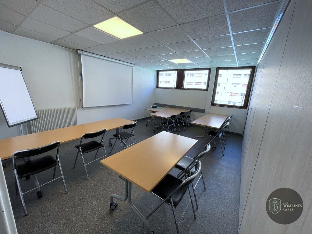 Salle de réunion 7 de l'hôtel Asiem à Paris en Île-de-France
