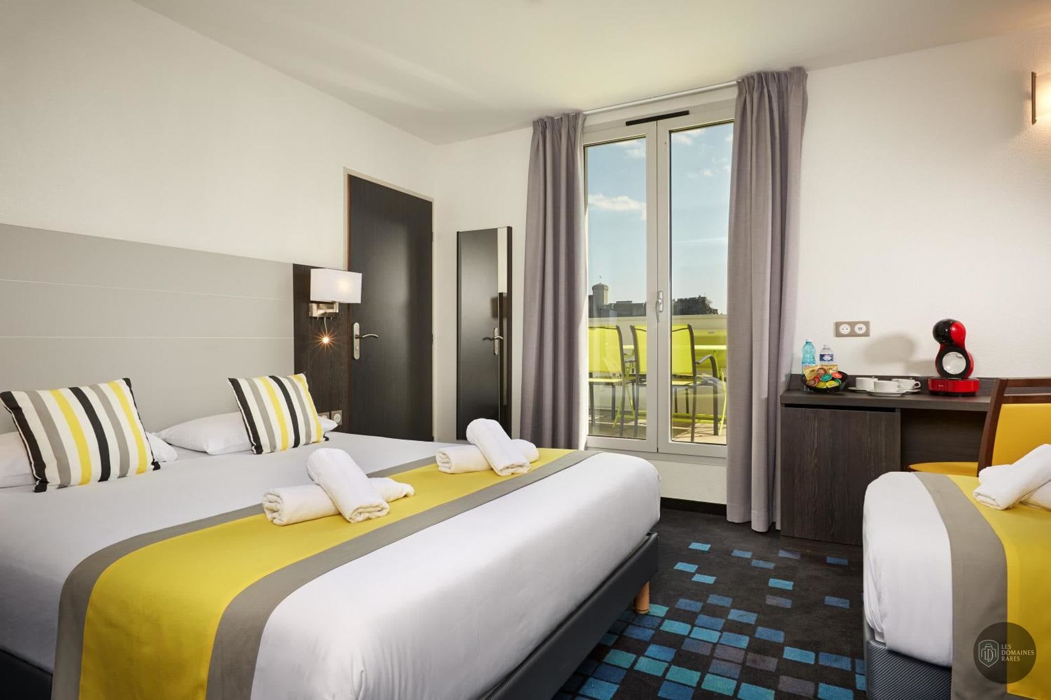 Vue extérieure de l'hôtel Astrid Hôtel à Lourdes en Occitanie