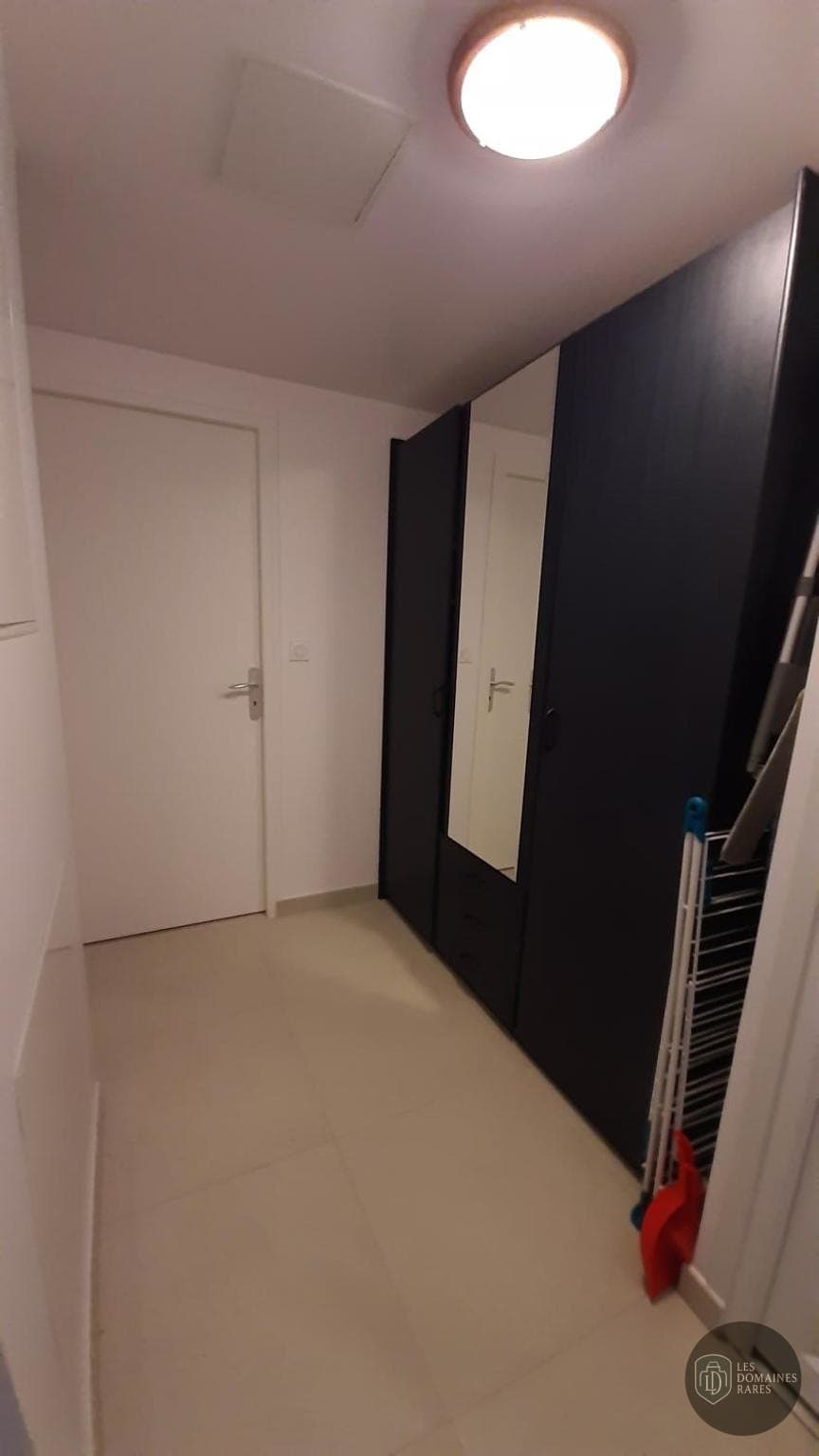 Au Bureau — Extérieur