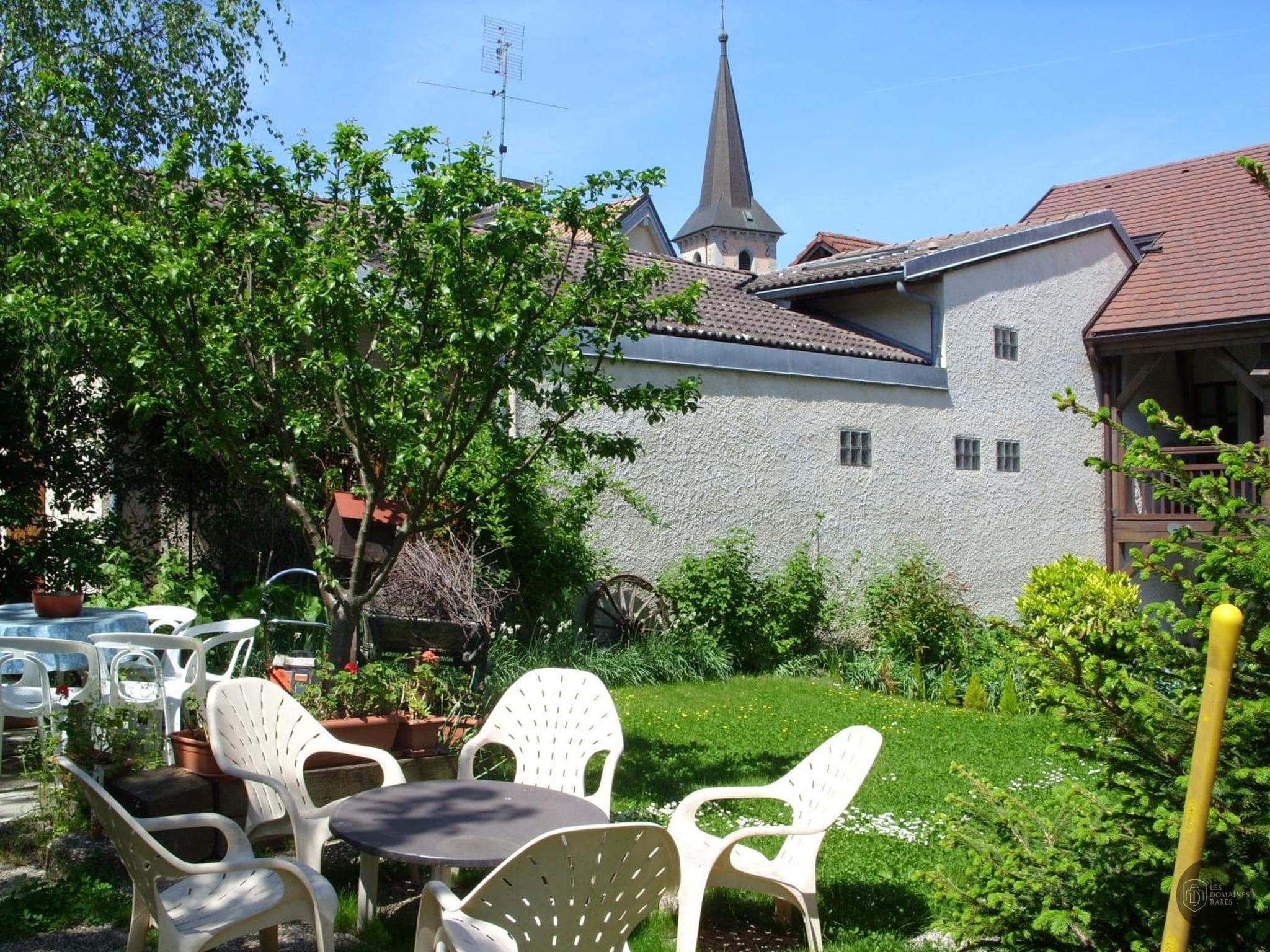 Vue extérieure de l'hôtel Auberge Anthy en Auvergne-Rhône-Alpes