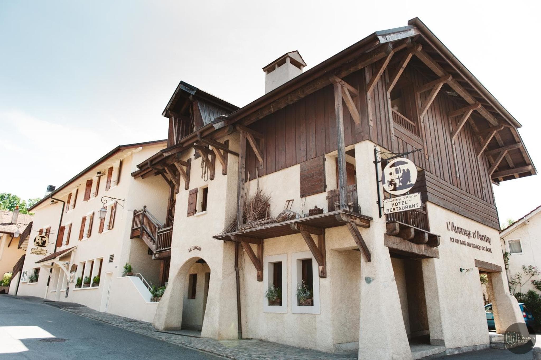 Vue extérieure de l'hôtel Auberge Anthy en Auvergne-Rhône-Alpes