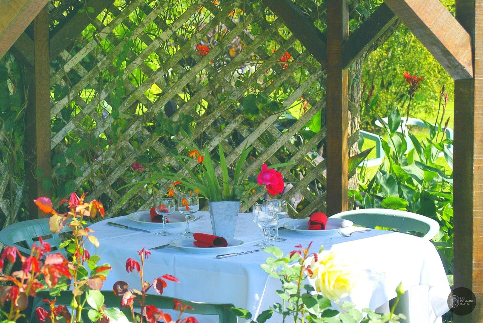 Vue extérieure de l'auberge Auberge d'Andaines à La en Normandie