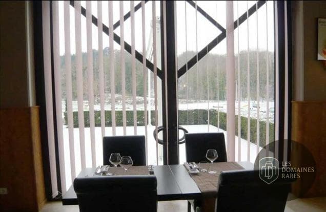 Vue extérieure de l'auberge Auberge de Bourgogne à Tonnerre en Bourgogne-Franche-Comté