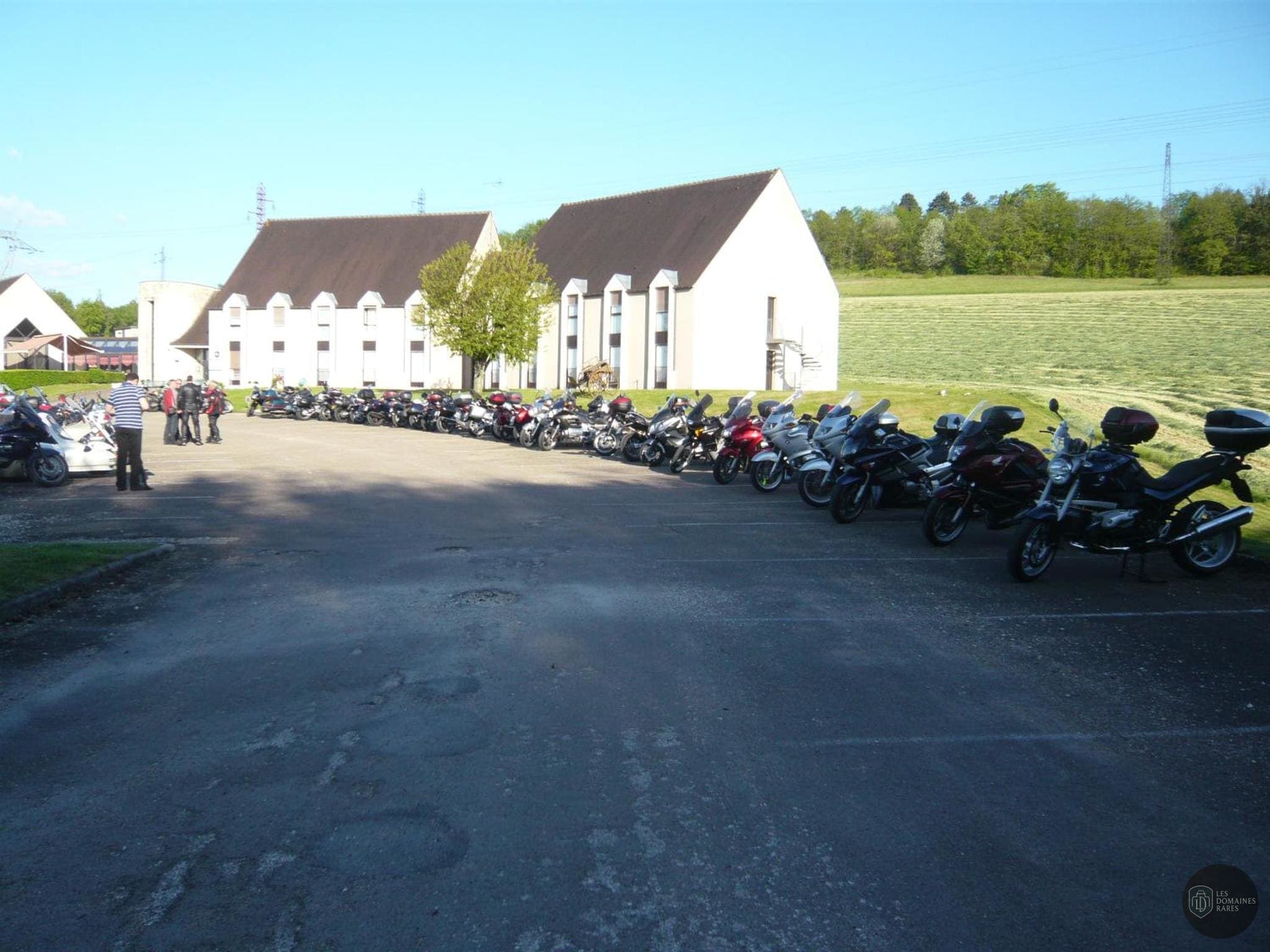 Vue extérieure de l'auberge Auberge de Bourgogne à Tonnerre en Bourgogne-Franche-Comté