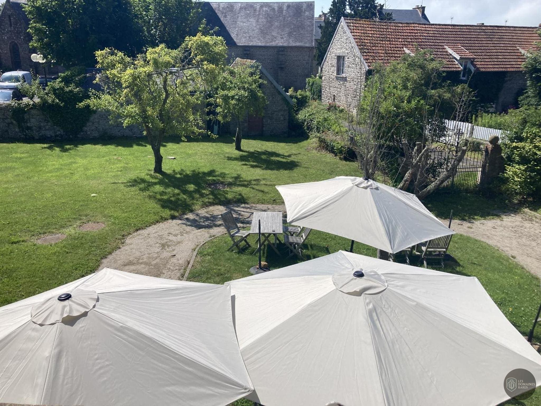 Vue extérieure de l'auberge Auberge de Carolles à Carolles en Normandie