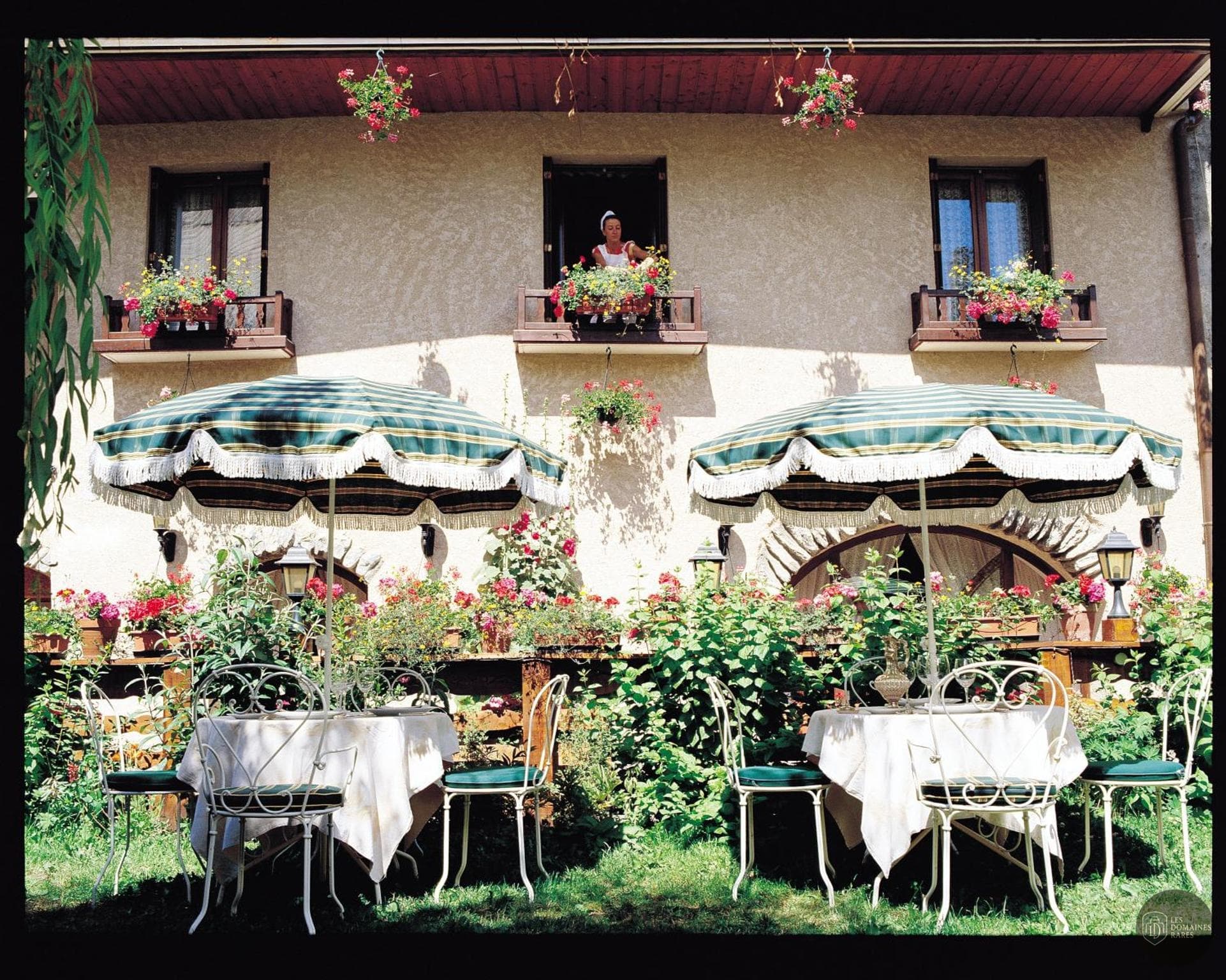 Vue extérieure de l'hôtel Auberge de Choucas à Le en Provence-Alpes-Côte d'Azur