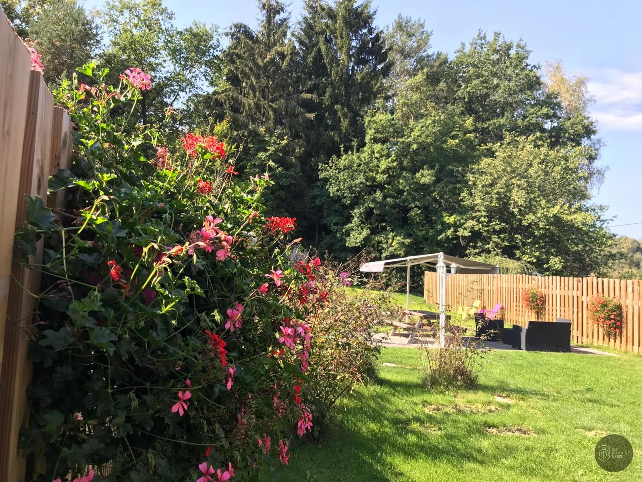 Vue extérieure de l'auberge Auberge de la Poirie à Tendon en Grand Est