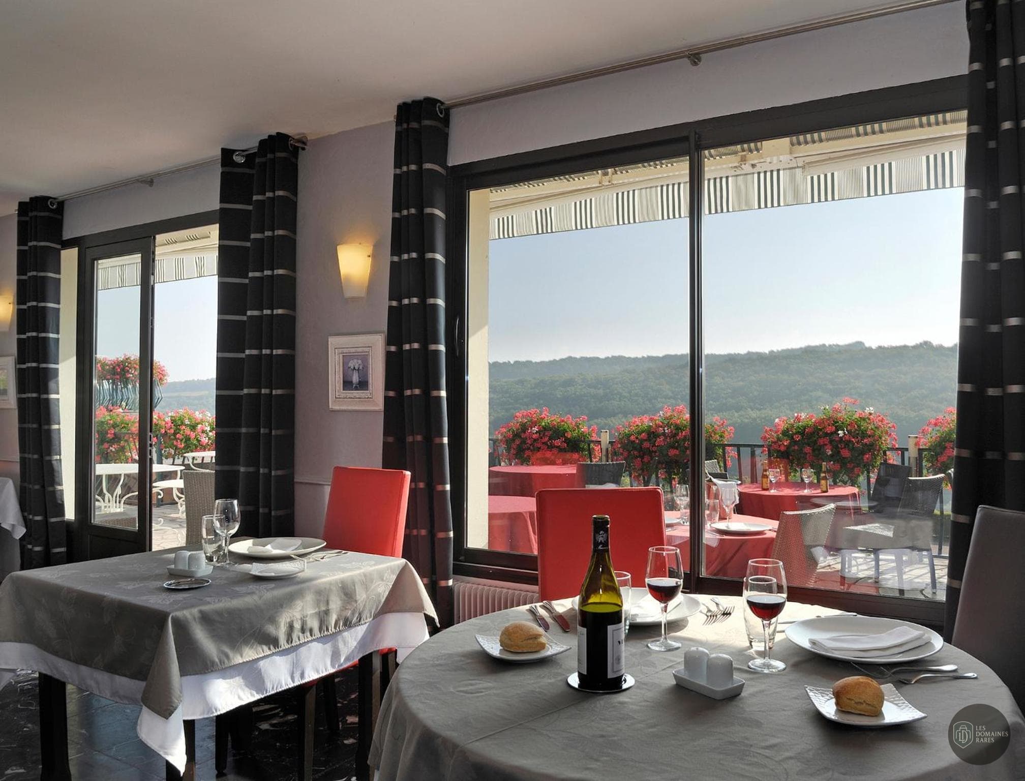 Restaurant de l'auberge Auberge du Camp Romain en Bourgogne-Franche-Comté - séminaire chassey-le-camp, france