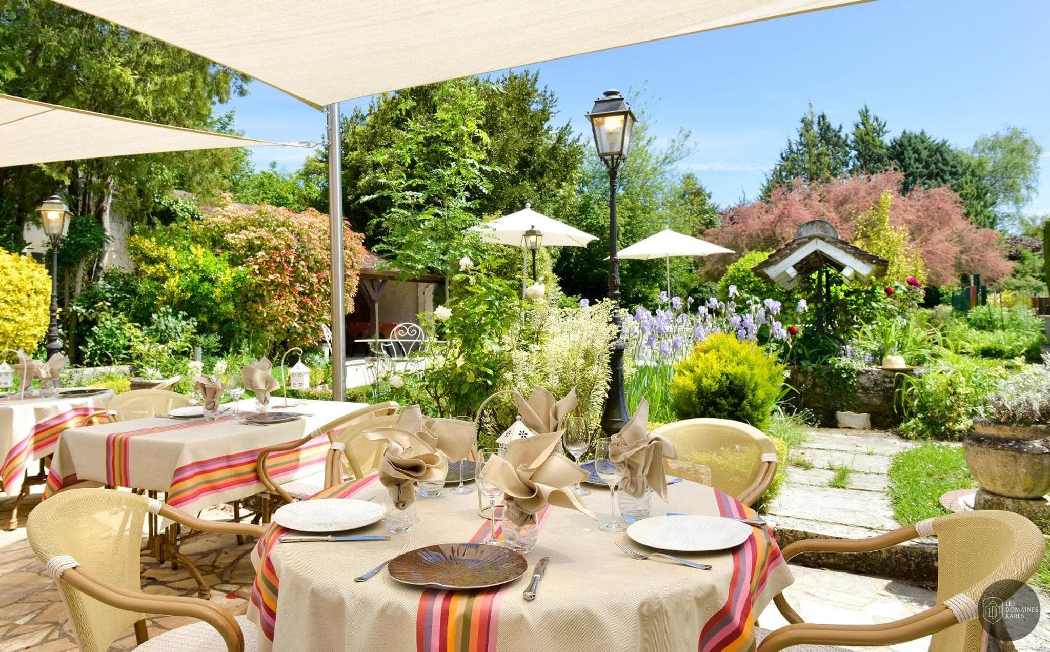 Vue extérieure de l'auberge Auberge du Centre à Chitenay en Centre-Val de Loire