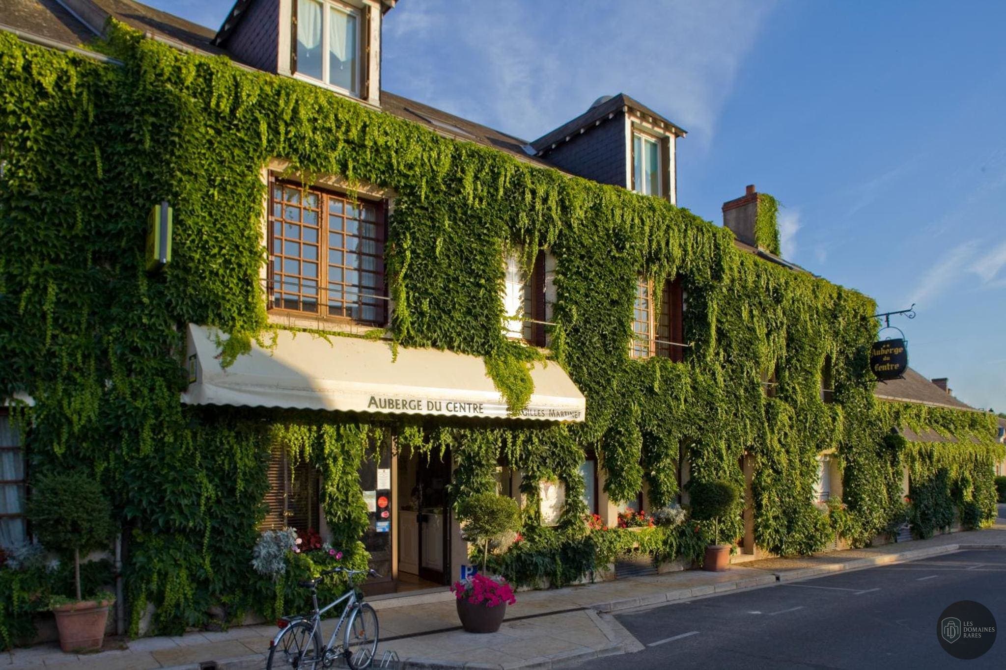 Vue extérieure de l'auberge Auberge du Centre à Chitenay en Centre-Val de Loire