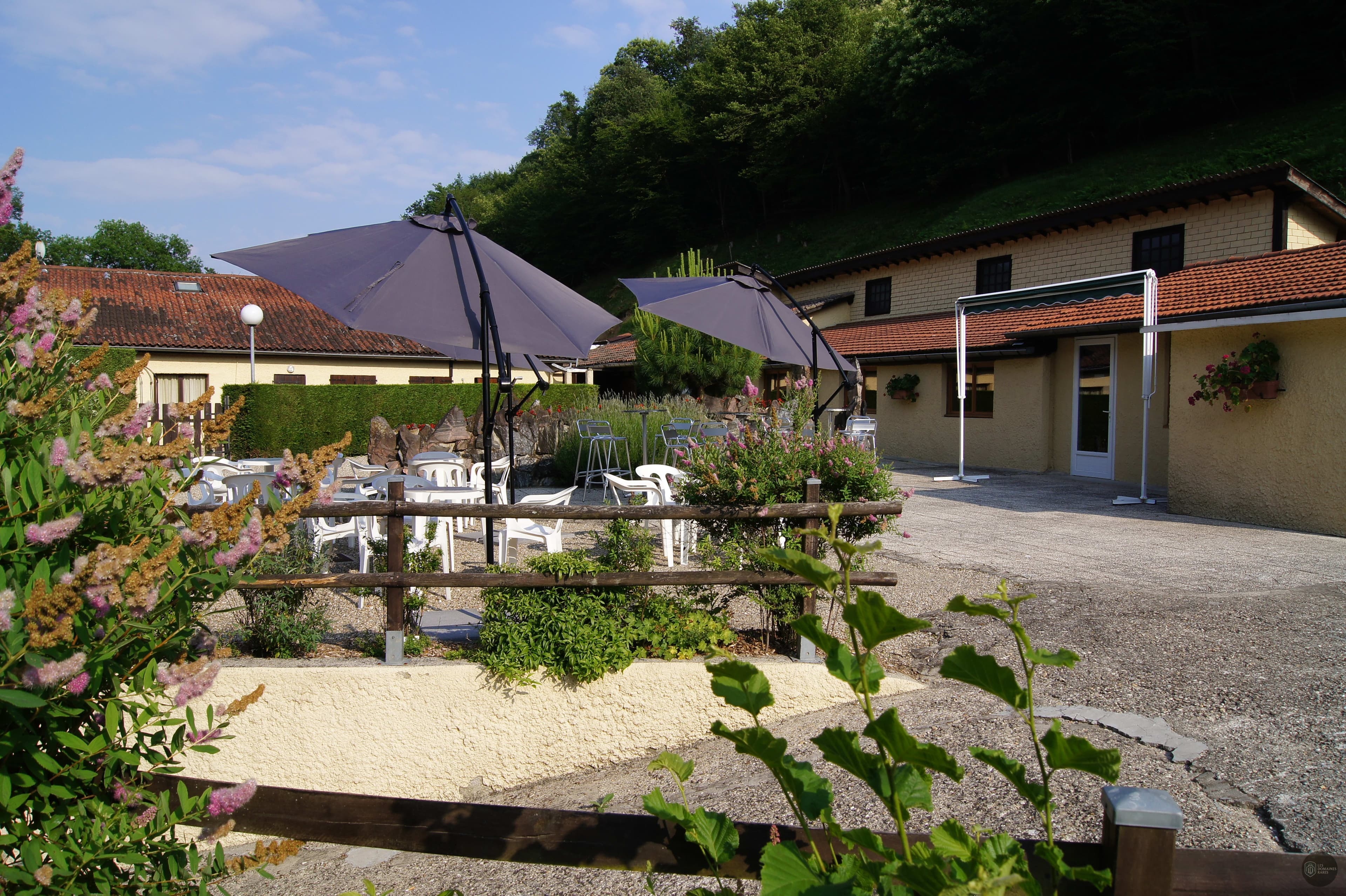 Vue extérieure de l'auberge Auberge du Garon à Brignais en Auvergne-Rhône-Alpes