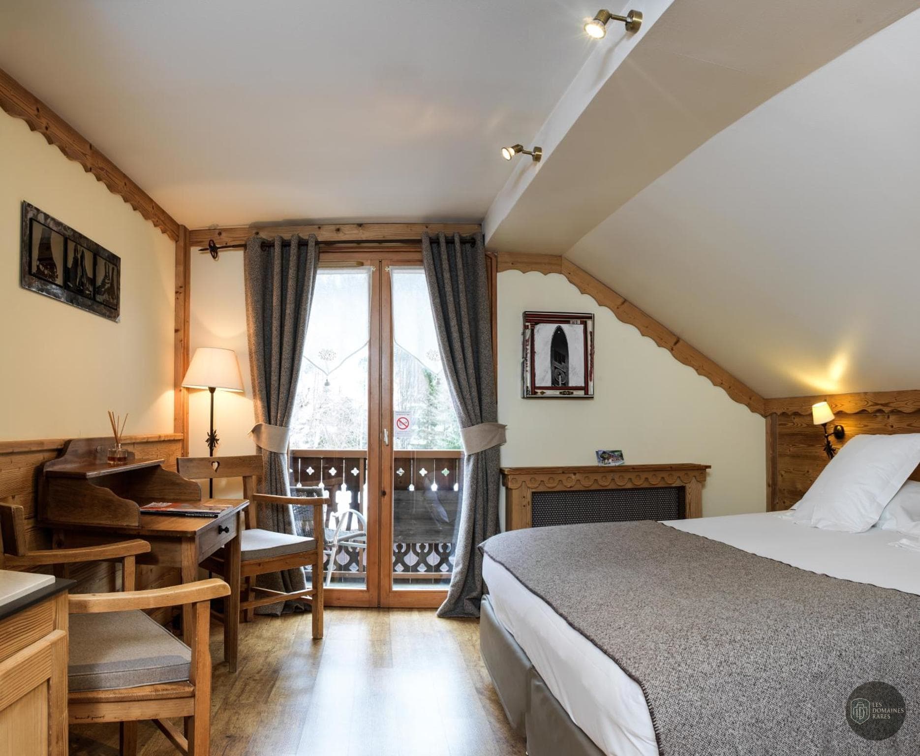 Chambre de l'auberge Auberge du Mérou en Provence-Alpes-Côte d'Azur - séminaire le rove, france