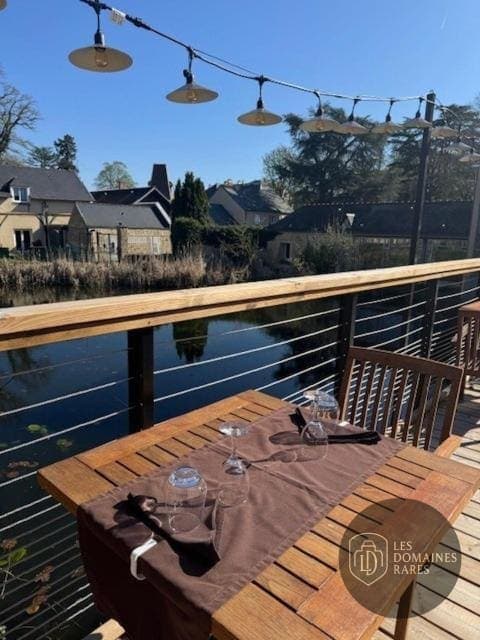 Vue extérieure de l'auberge Auberge du Manet en Île-de-France