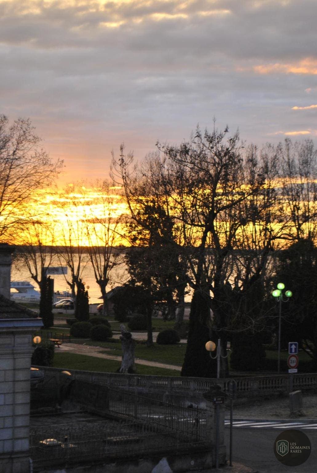 Vue extérieure de l'hôtel Auberge du Porche à Blaye en Nouvelle-Aquitaine