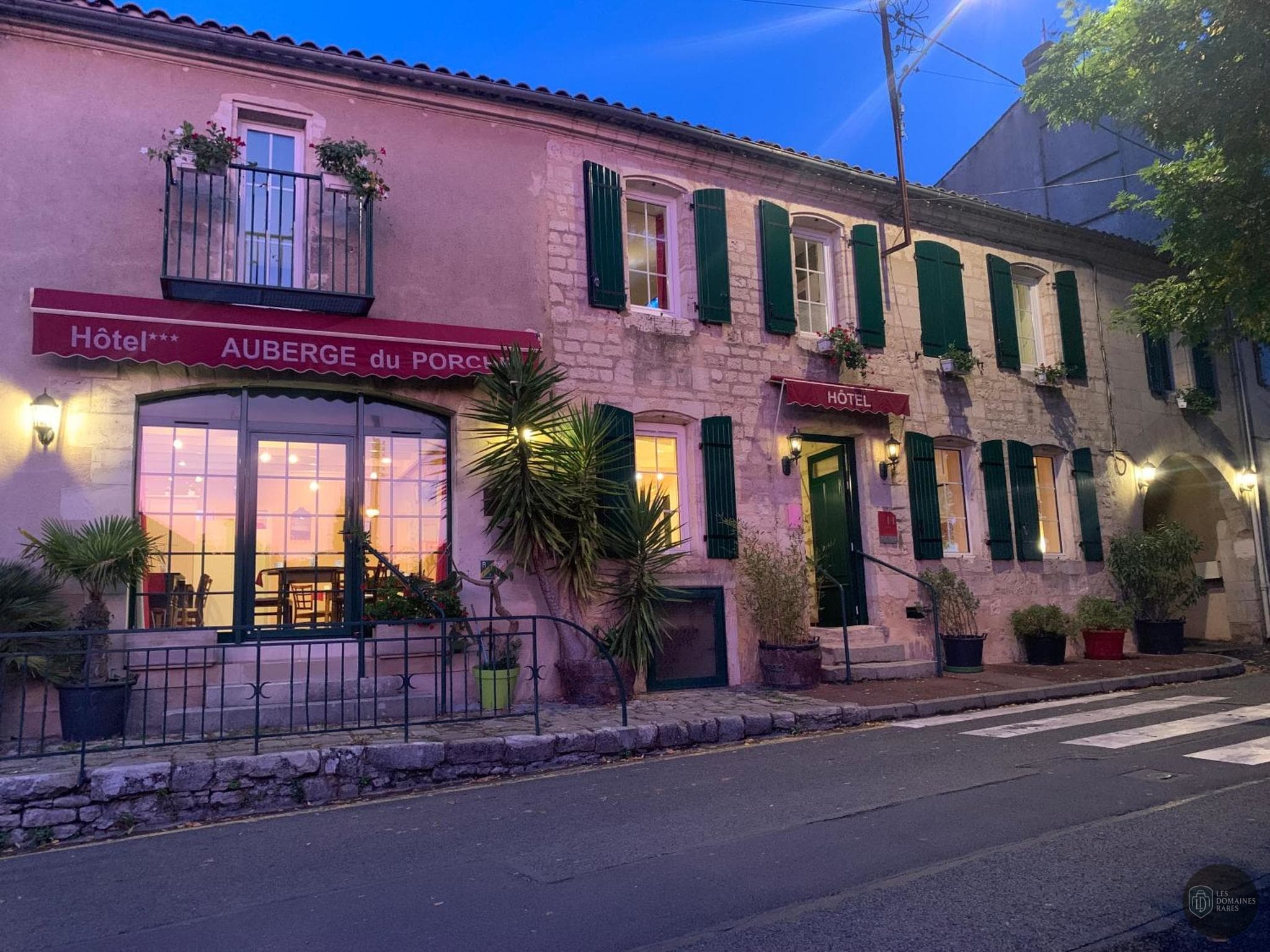 Vue extérieure de l'hôtel Auberge du Porche à Blaye en Nouvelle-Aquitaine