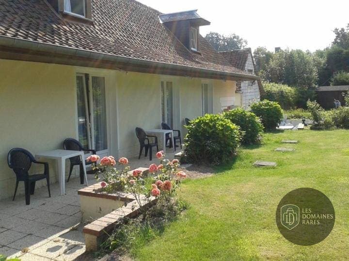 Vue extérieure de l'auberge Auberge du Tilleul à Hem en Hauts-de-France