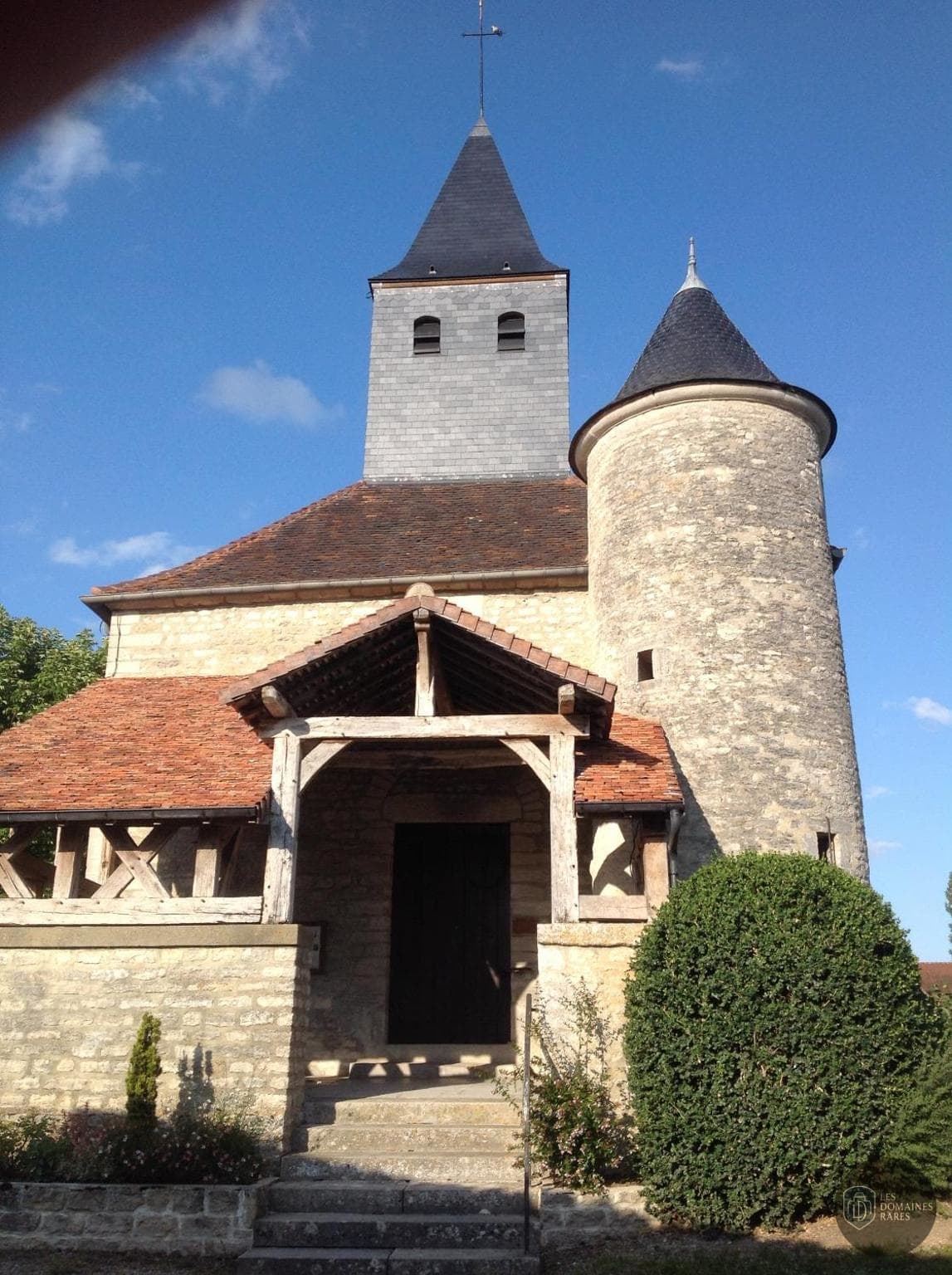 Vue extérieure de l'hôtel Auberge la Plaine à Chabrillan en Auvergne-Rhône-Alpes