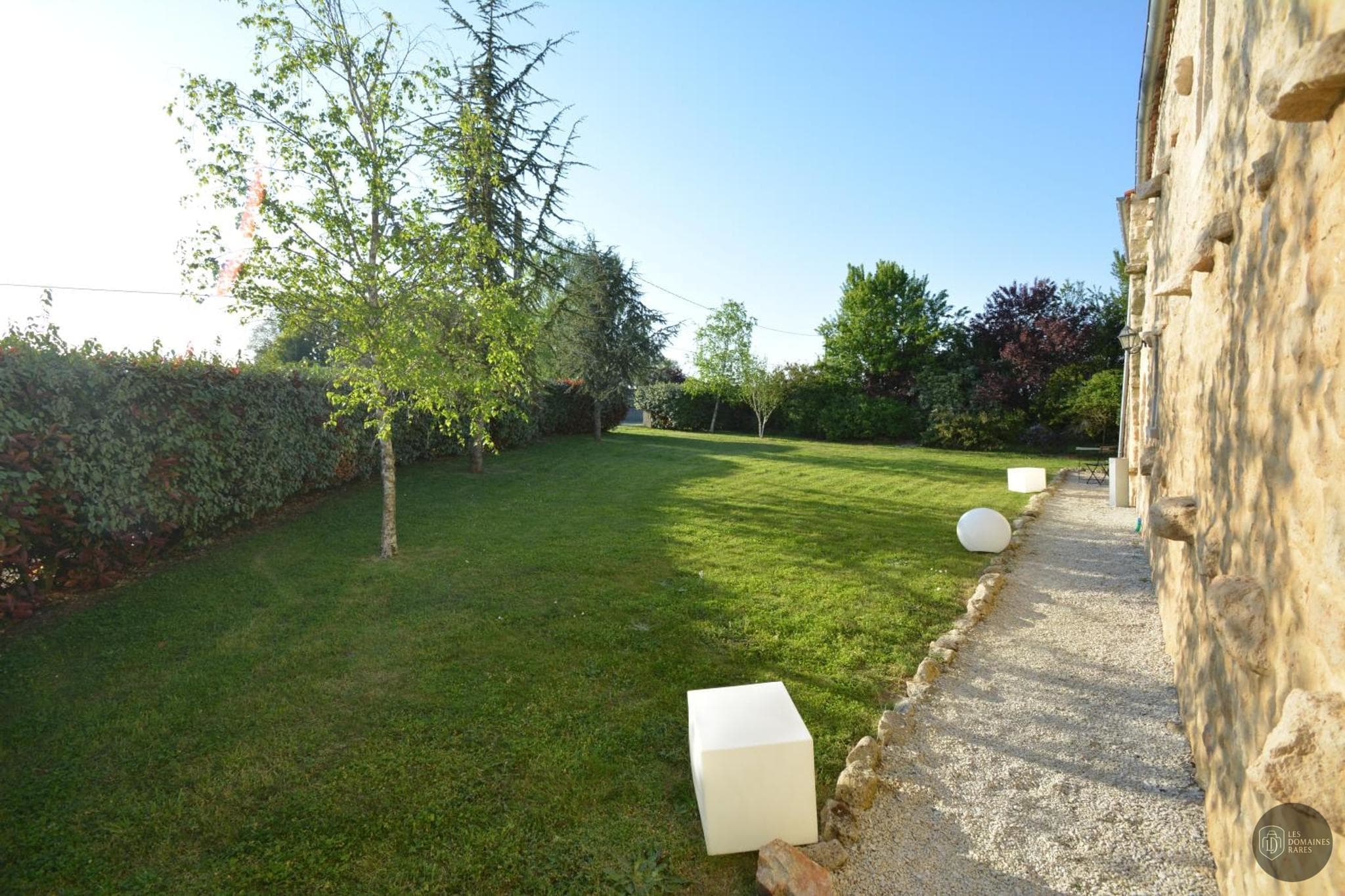 Vue extérieure du gîte Aux 4 Cornes à Longèves en Pays de la Loire