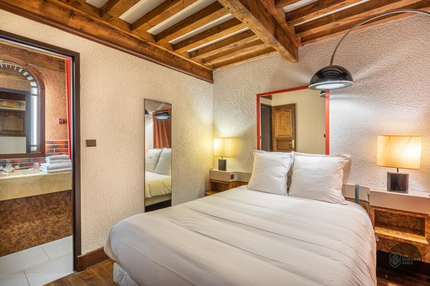 Chambre de l'hôtel Aux Prisons à Montagny en Auvergne-Rhône-Alpes