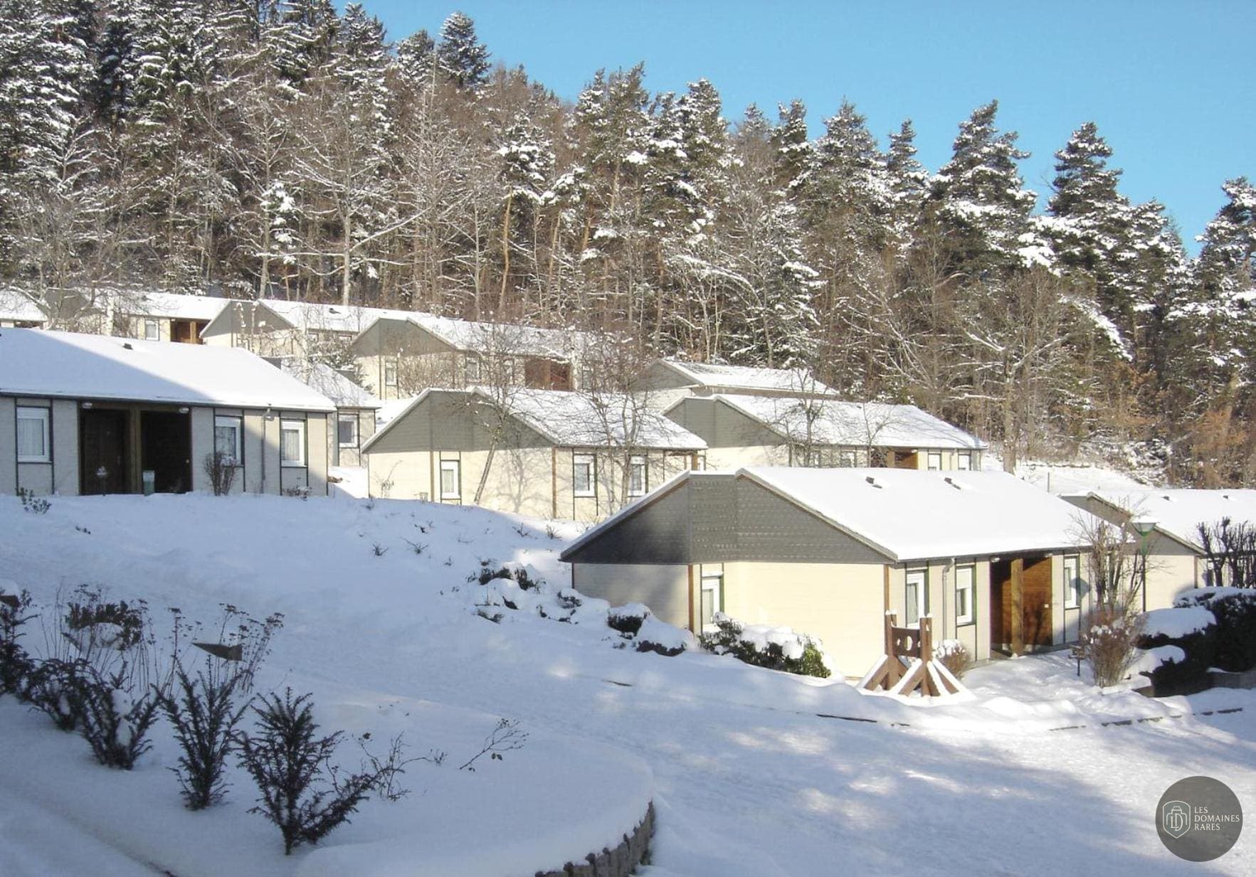 Vue extérieure du lieu Azureva Murol en Auvergne-Rhône-Alpes