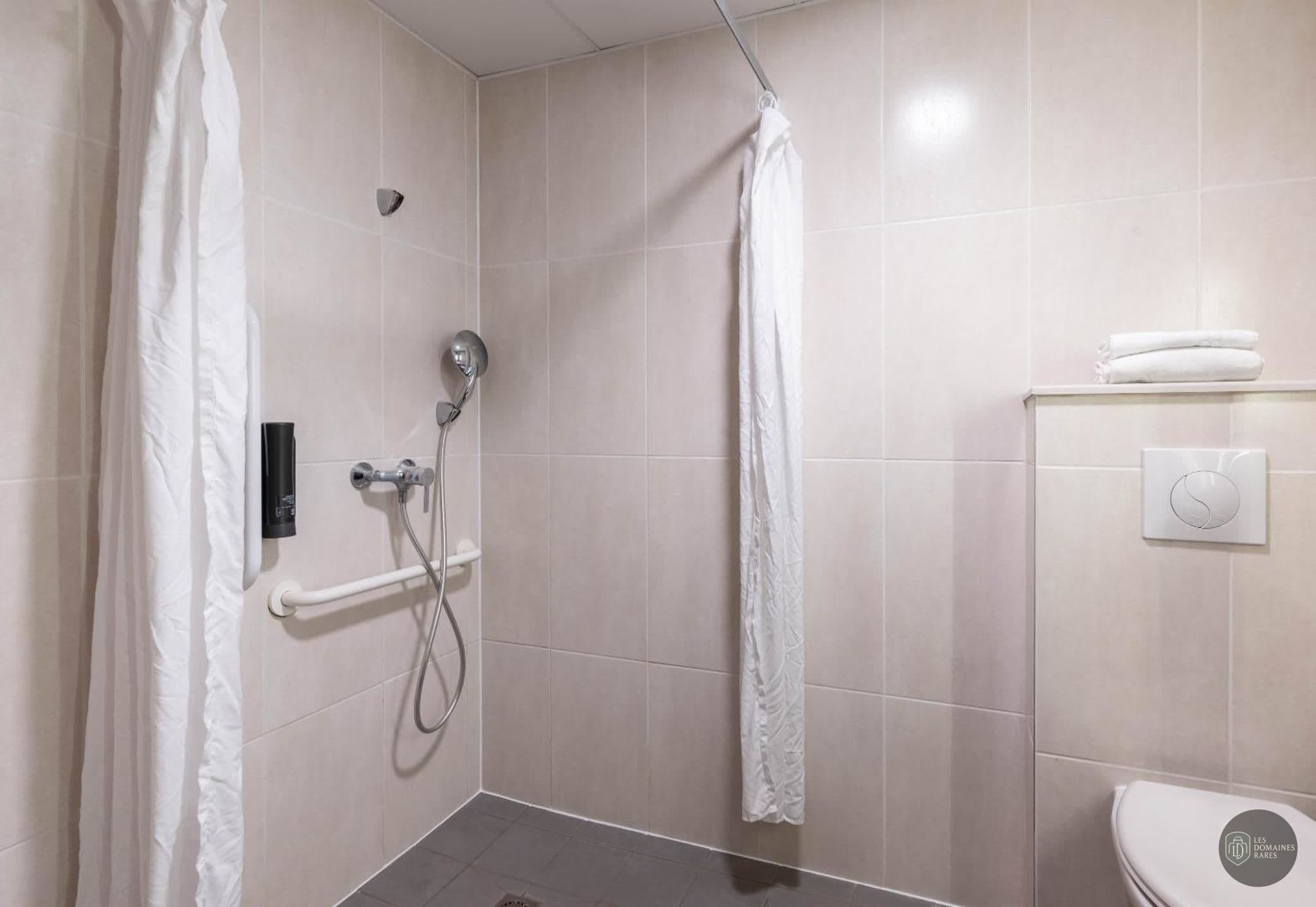 Salle de bain du lieu B'CoWorker Roubaix à Roubaix en Hauts-de-France