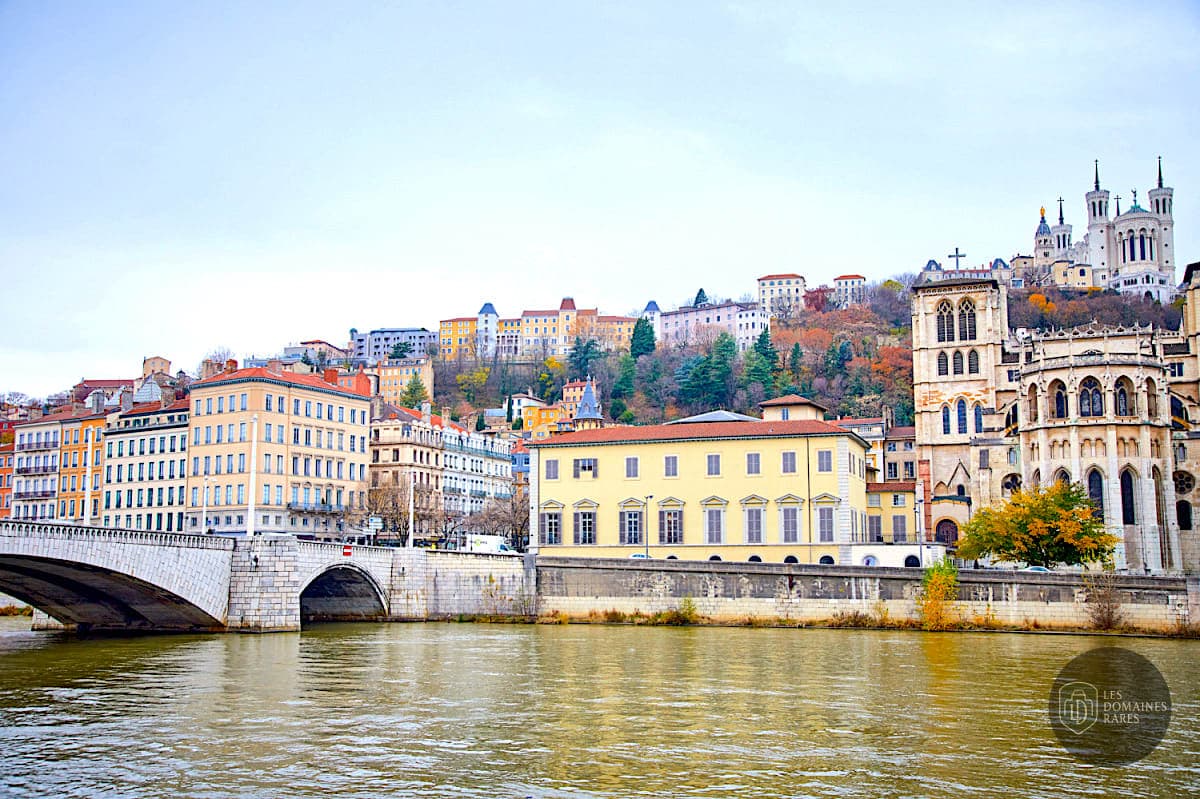 Vue extérieure du restaurant Bad's à Lyon en Auvergne-Rhône-Alpes