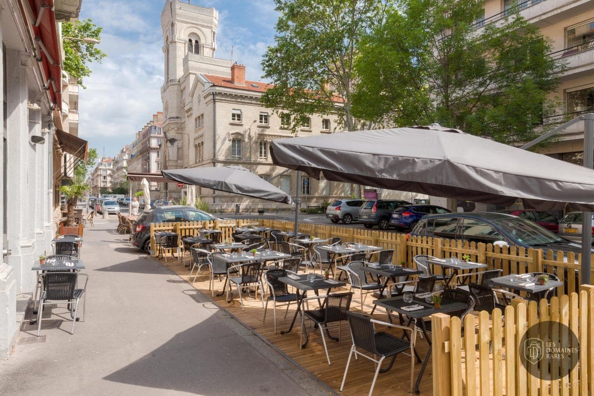 Vue extérieure du restaurant Bad's à Lyon en Auvergne-Rhône-Alpes