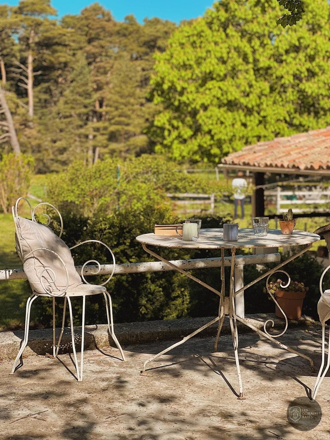 Vue extérieure du domaine Bastide Malaugo à Velleron en Provence-Alpes-Côte d'Azur